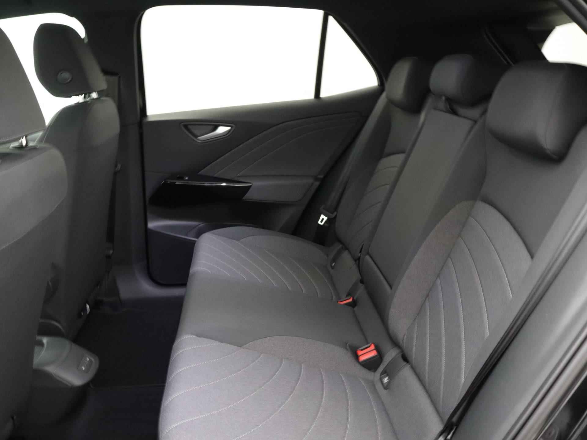 Volkswagen ID.3 Pro Business 58 kWh 204PK | Willington 19 inch | Grenadill black | Apple carplay/android Auto | Lichtmetalen velgen | - 8/22