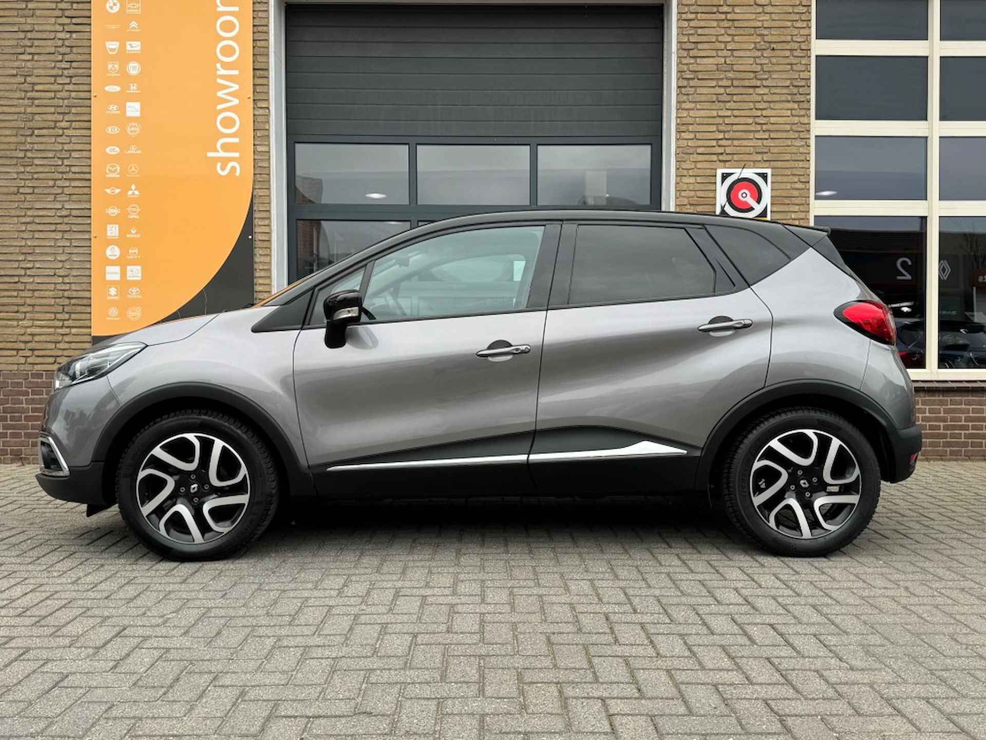 RENAULT Captur TCe 90 DYNAMIQUE R-LINK-NAVI/LMV/CAMERA/TREKHAAK/NL-AUTO - 9/42