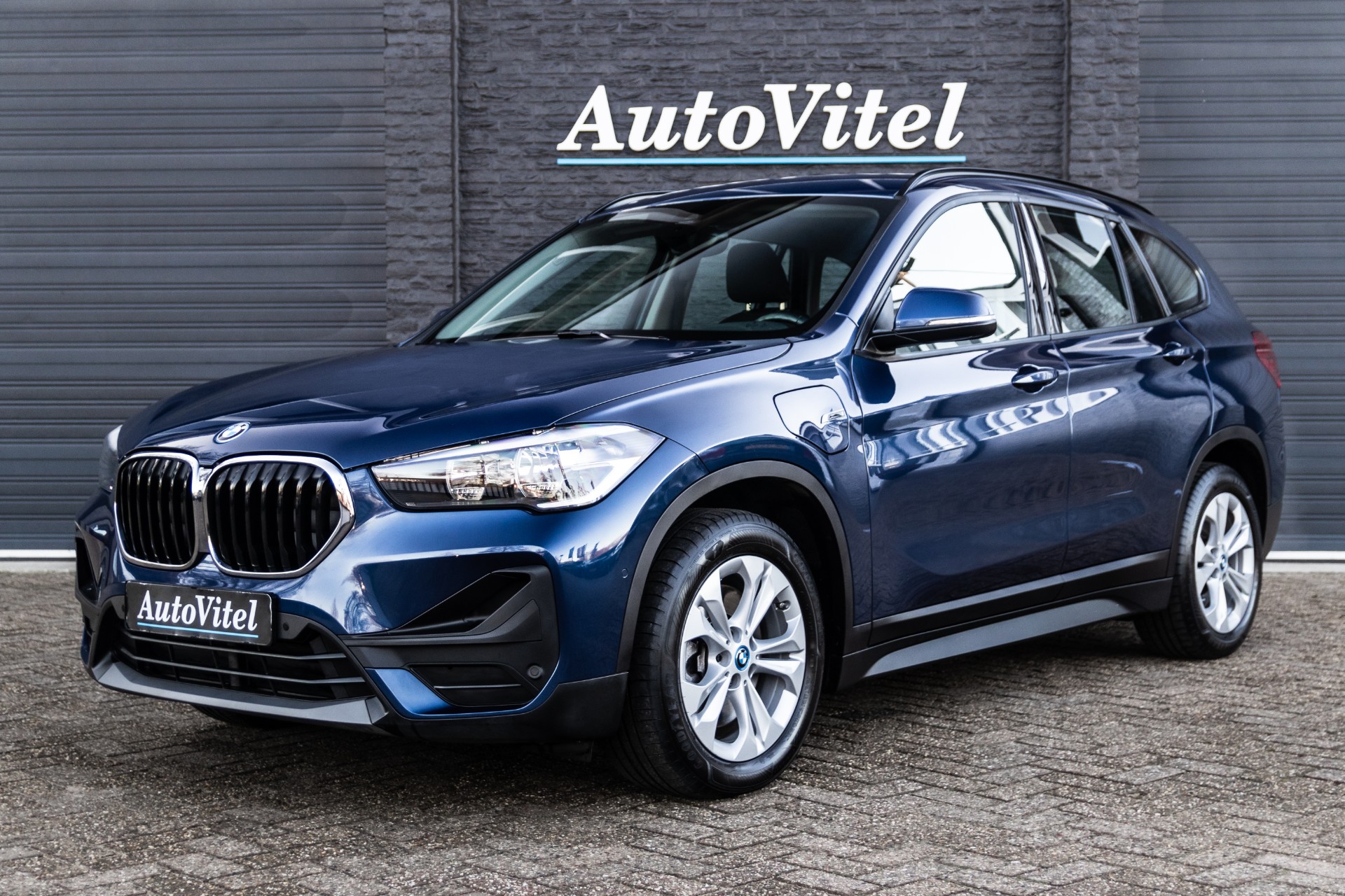 BMW X1 xDrive25e Advantage Steptronic | Sportstoelen | Stoel + Stuurverwarming | LED