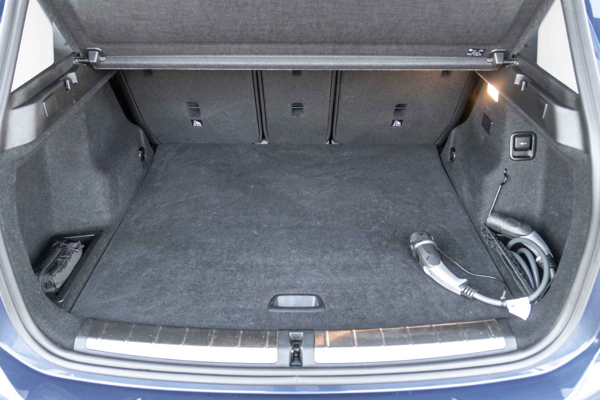 BMW X1 xDrive25e Advantage Steptronic | Sportstoelen | Stoel + Stuurverwarming | LED - 32/35