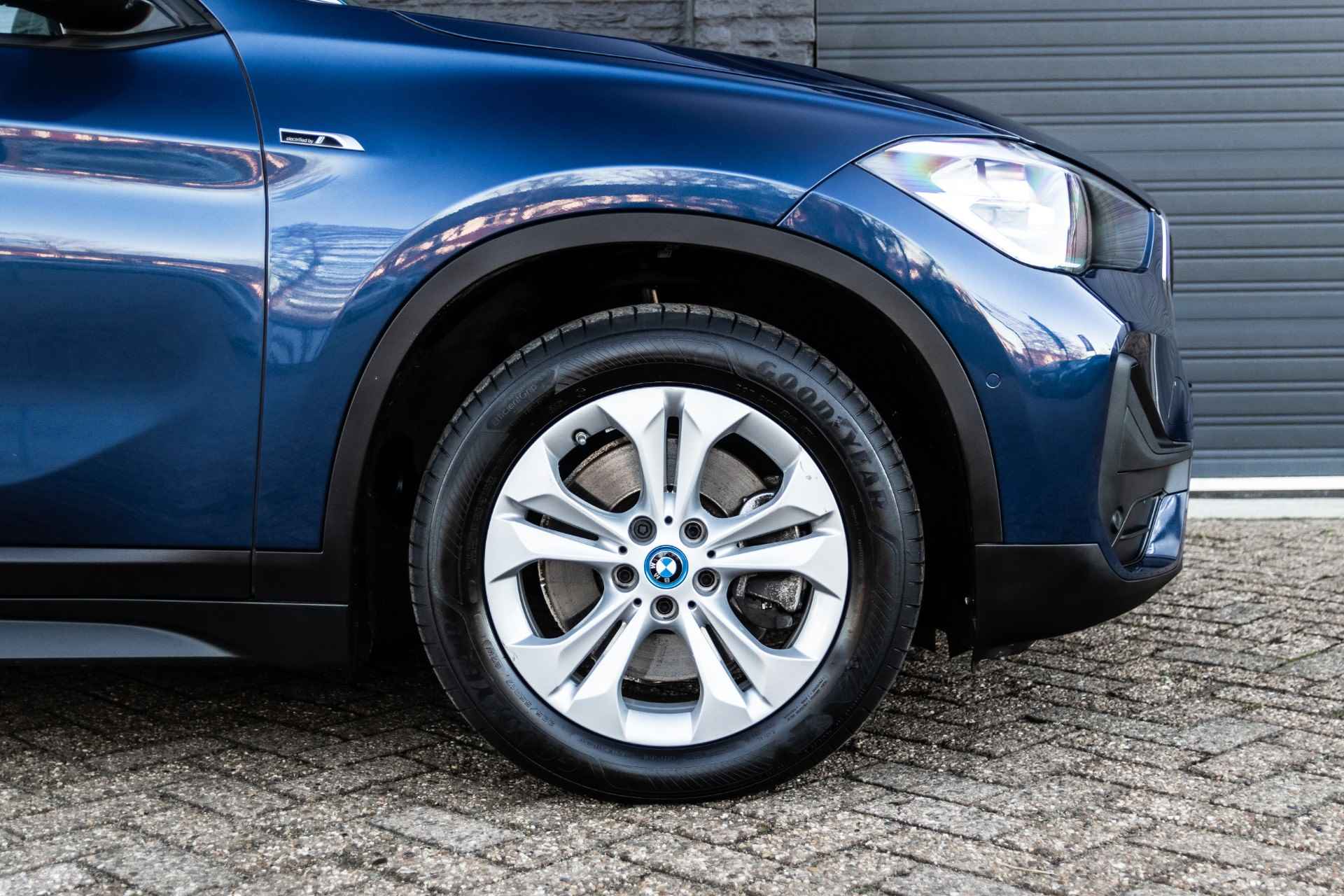 BMW X1 xDrive25e Advantage Steptronic | Sportstoelen | Stoel + Stuurverwarming | LED - 34/35