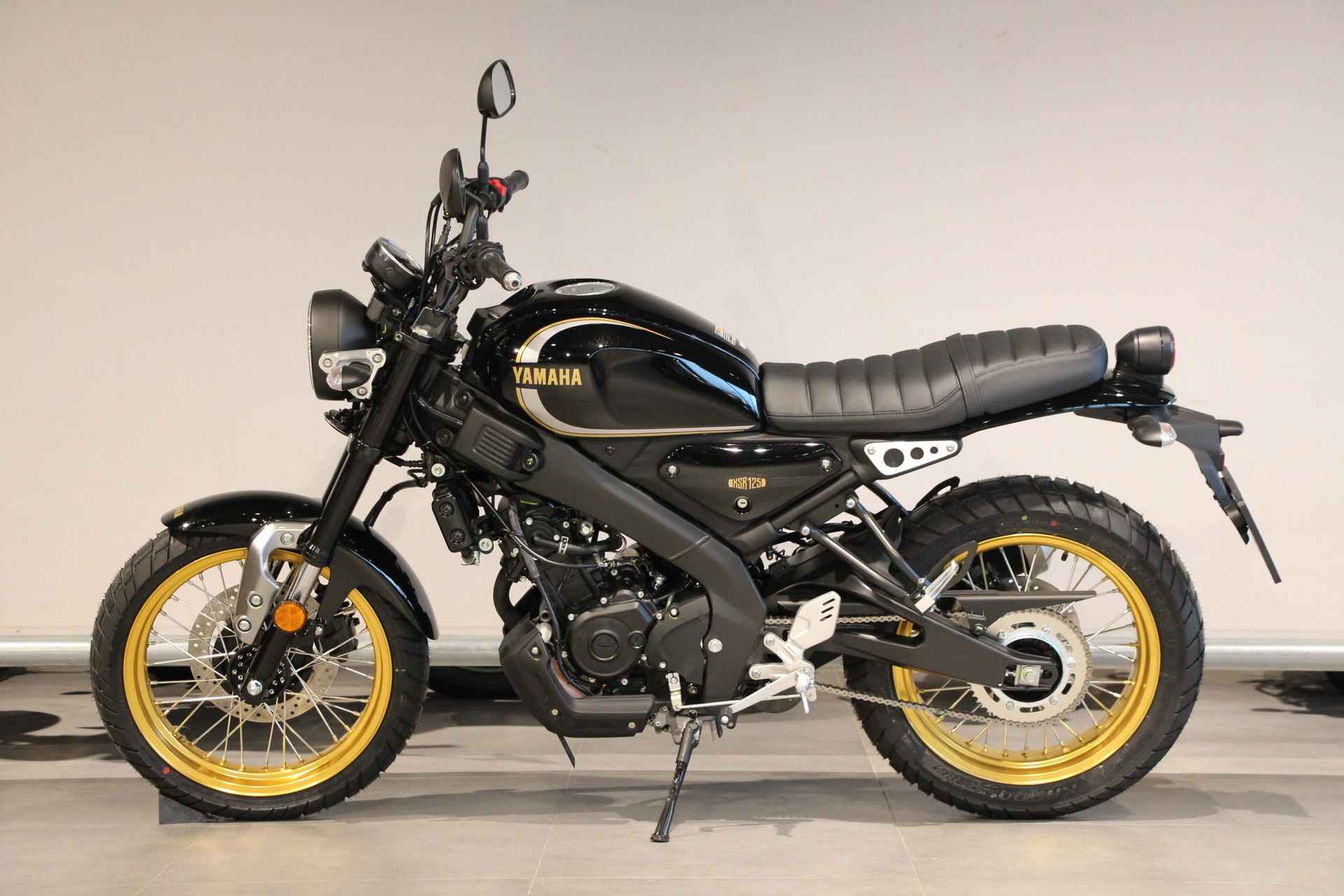 Yamaha XSR 125 Legacy - 5/12