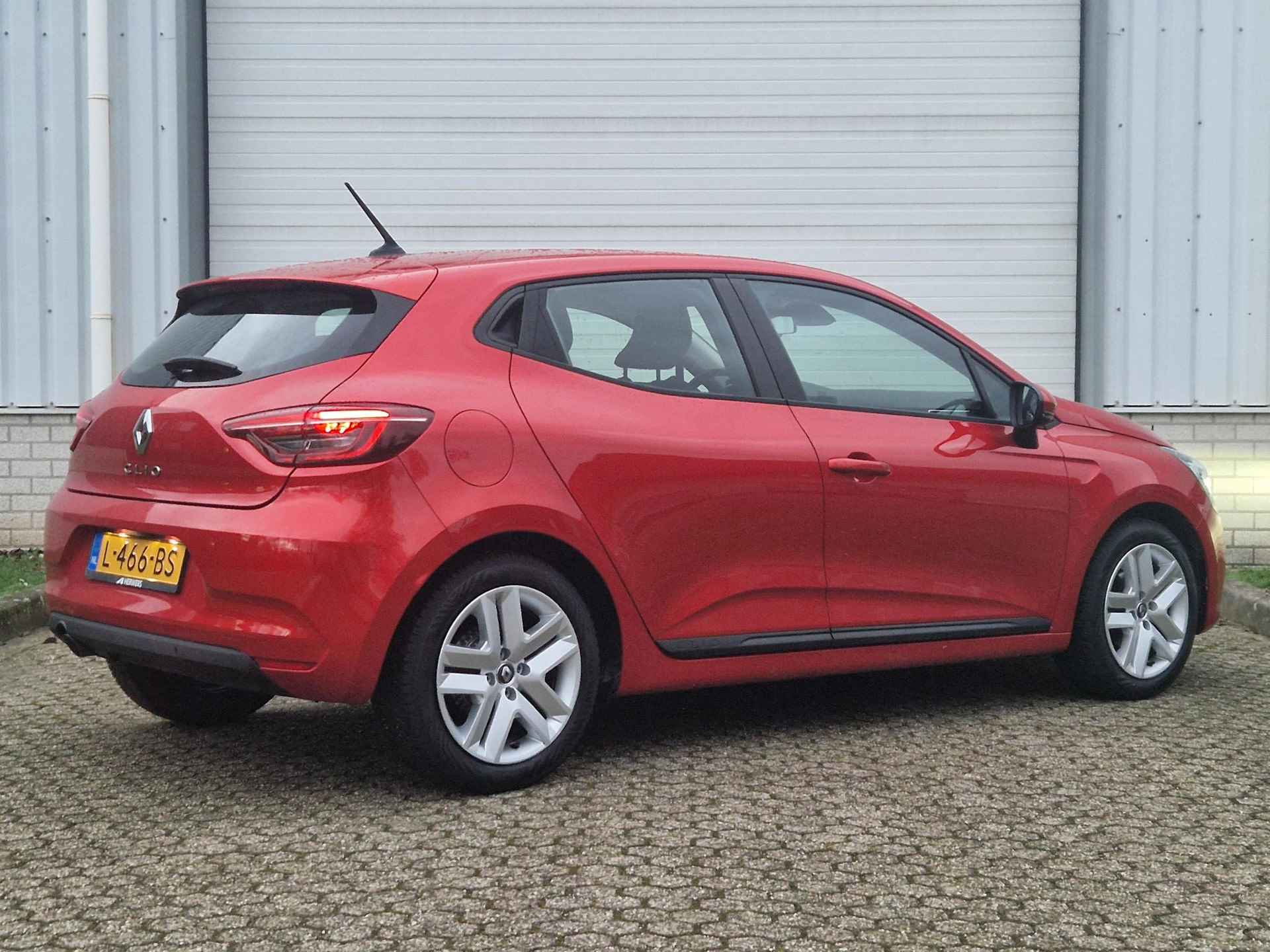 Renault Clio 1.0 TCe Bi-Fuel Zen / 1e Eigenaar / Dealer Onderhouden / All Season Banden / Apple Carplay / Android Auto / Parkeersensoren Achter / - 3/31