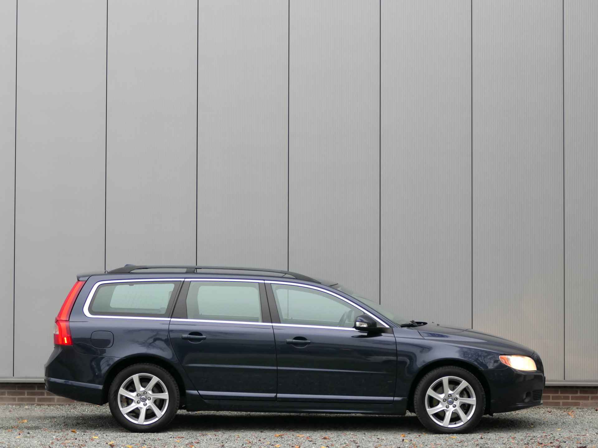 Volvo V70 2.0T AUT Momentum Trekhaak / Leer / Stoelverwarming - 7/14