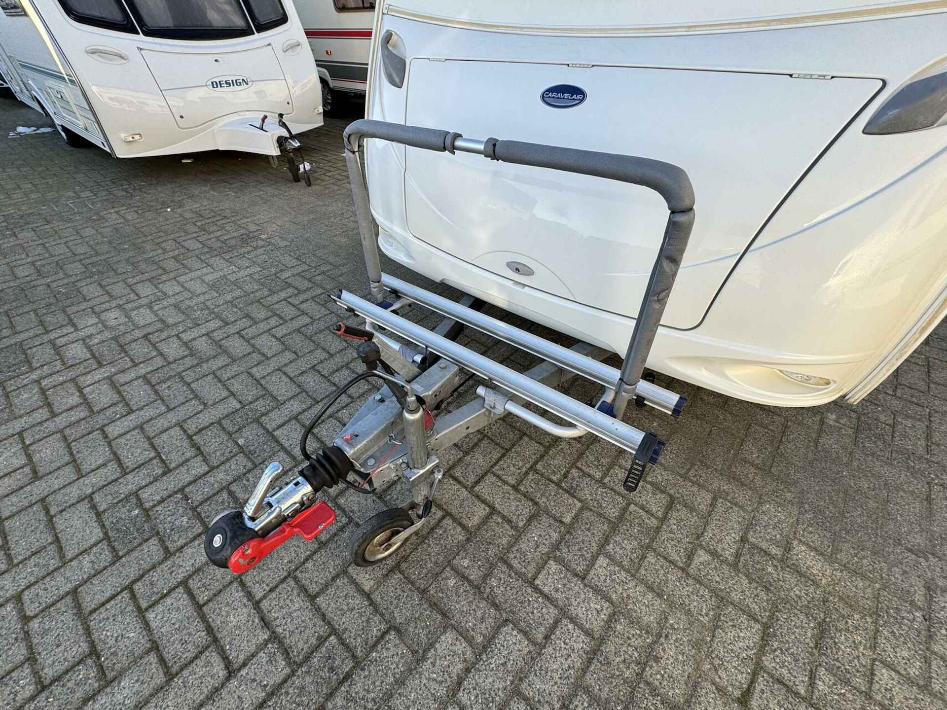 CARAVELAIR ALLEGRA 400,DWARSBED,VOORTENT,EINDKEUKEN,FIETS.DR - 8/21