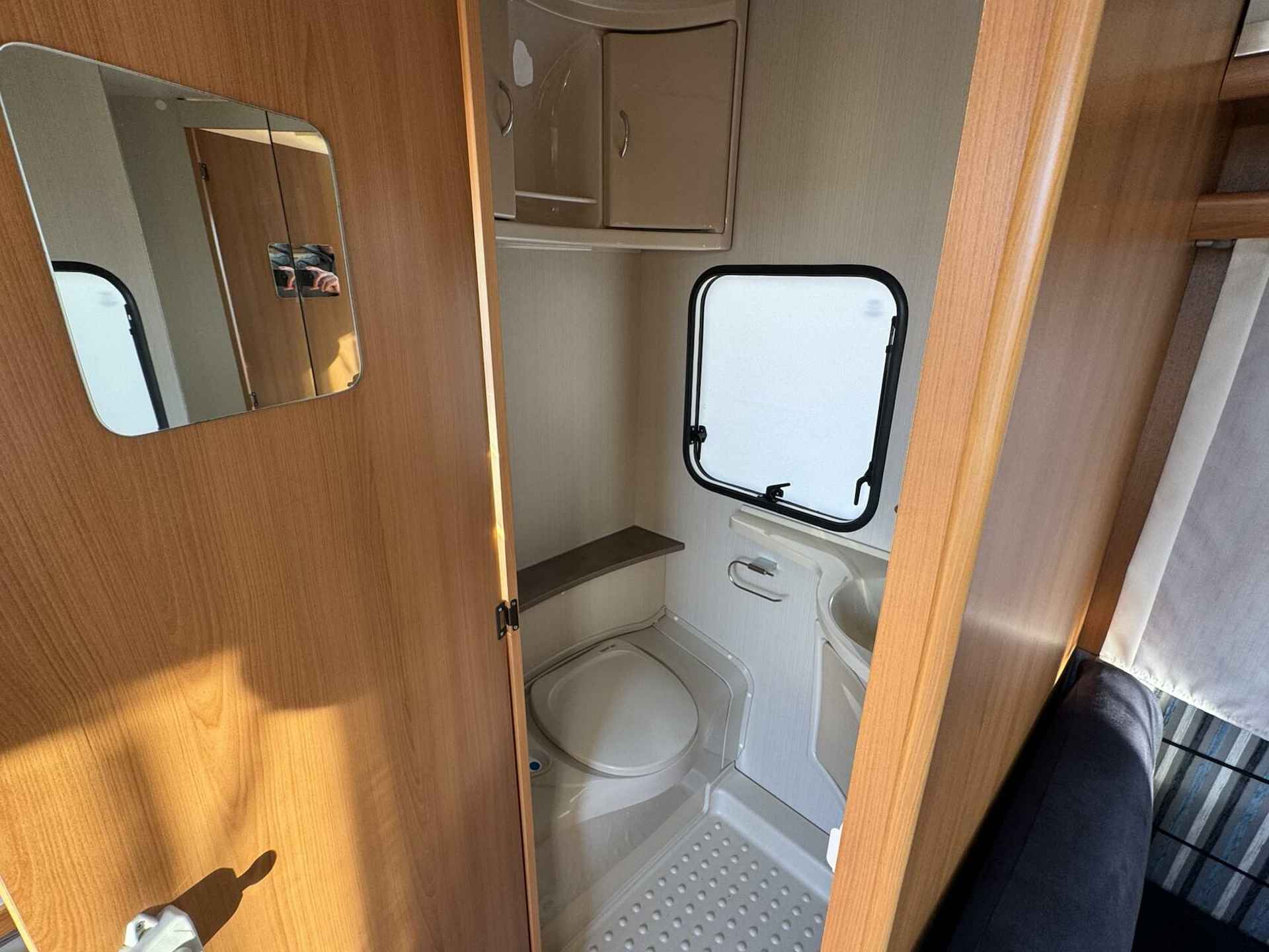 CARAVELAIR ALLEGRA 400,DWARSBED,VOORTENT,EINDKEUKEN,FIETS.DR - 20/21