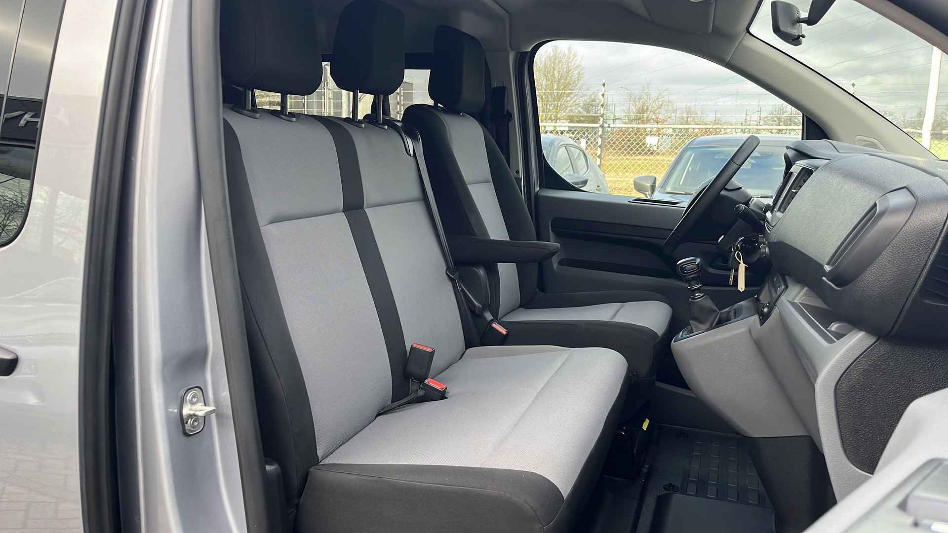 Toyota PROACE Shuttle 1.5 D-4D Navigator Long 9 pers. | All-in prijs | AppleCarplay/AndroidAuto | Parkeersensoren achter | Sidebars | - 16/29
