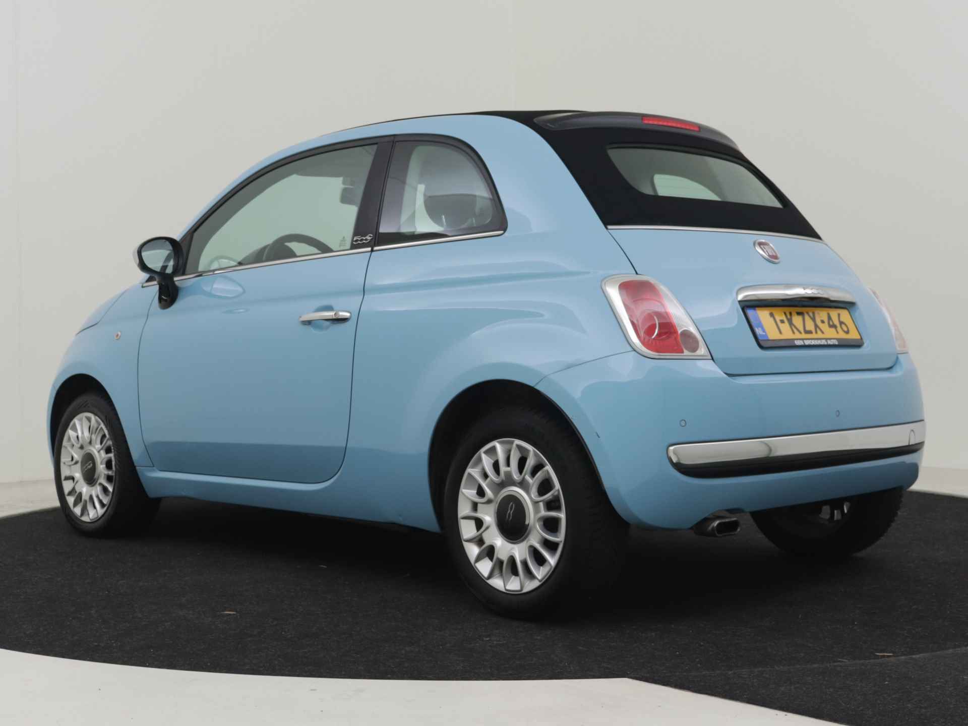 Fiat 500C 1.0 TwinAir Pop 66pk Cabrio | Elektrische ramen | Parkeersensoren achter | Radio cd mp3 | Airco | 15"LMV - 15/34