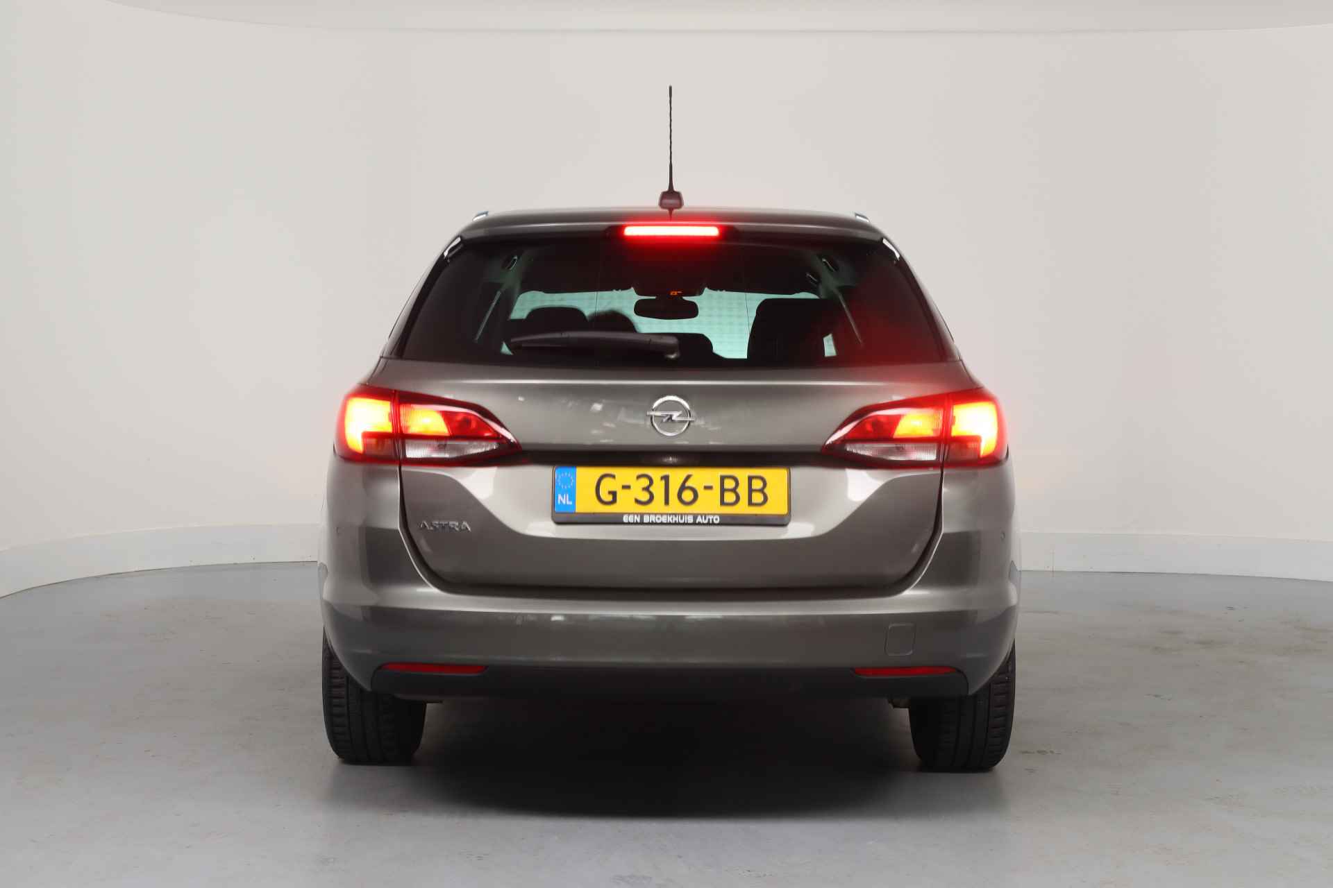 Opel Astra Sports Tourer 1.0 Turbo 120 Jaar Edition | Navigatie | Climate Control | Lichtmetalen Velgen | Cruise Control | Parkeersensoren - 4/37