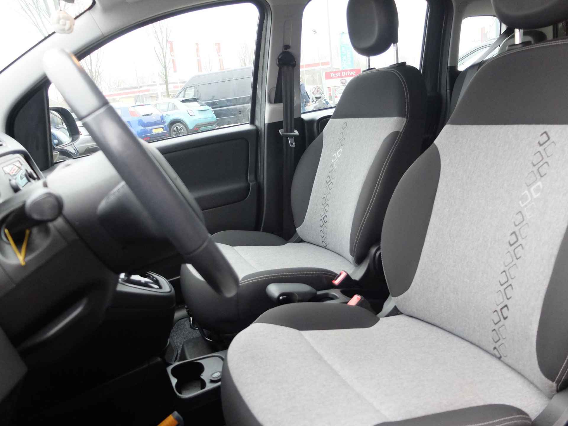 Fiat Panda 0.9 TwinAir Lounge AUTOMAAT I 1e eigenaar I Parkeersens. I Airco I Dealer Onderhouden - 8/15