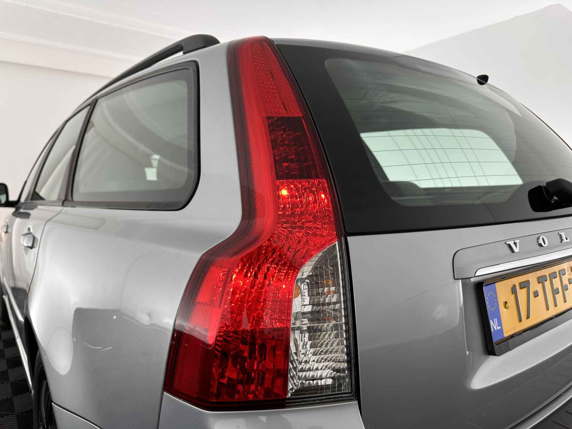 Volvo V50 1.6 D2 S/S Limited Edition *NAVI-FULLMAP | FULL-LEATHER | ECC | PDC | CRUISE | COMFORT-SEATS | 16''ALU* - 23/31