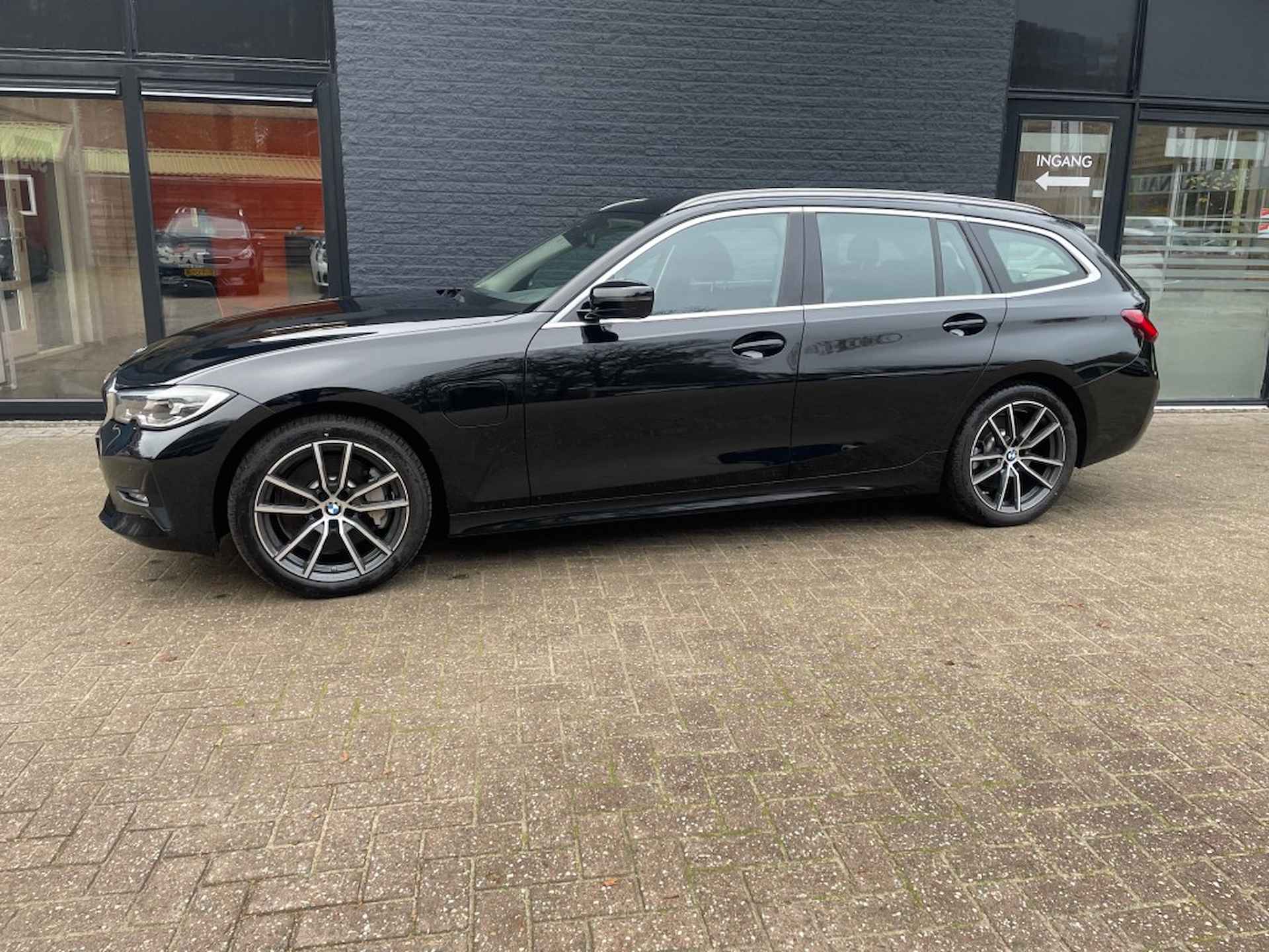 BMW 3-serie 330 E ADVANTAGE **Plug-in hybride** - 2/30