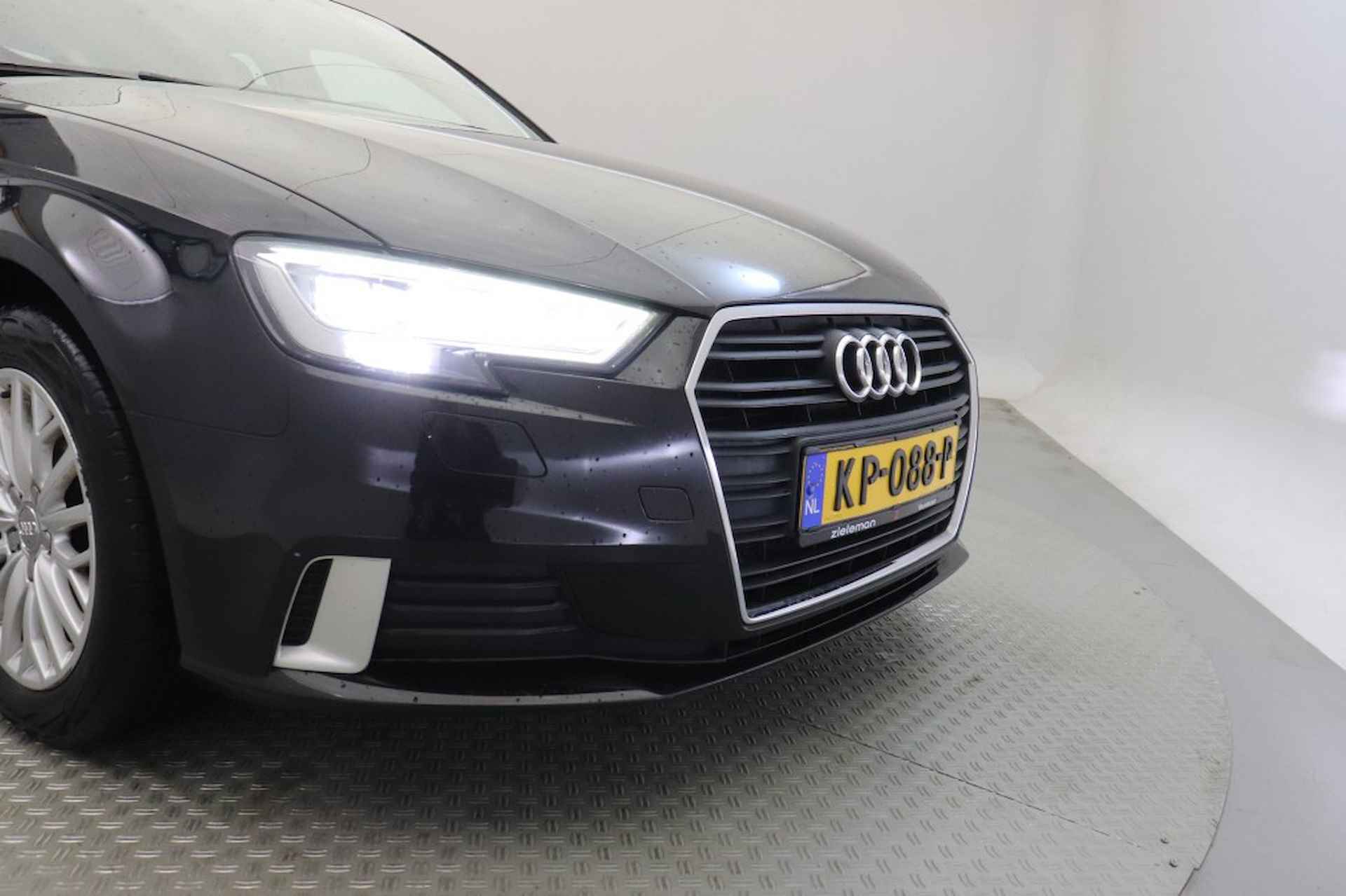 AUDI A3 30 TFSI Sport Edition Automaat - Carplay, Leer, Stoelverw. - 29/30