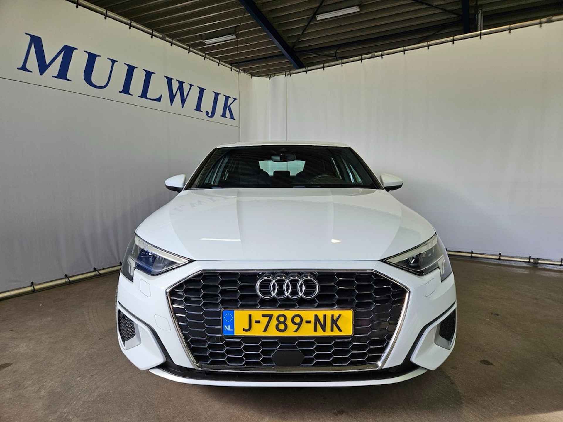 AUDI A3 Sportback 35 TFSI Business Edition / Navi / Full LED / NL Auto - 8/55