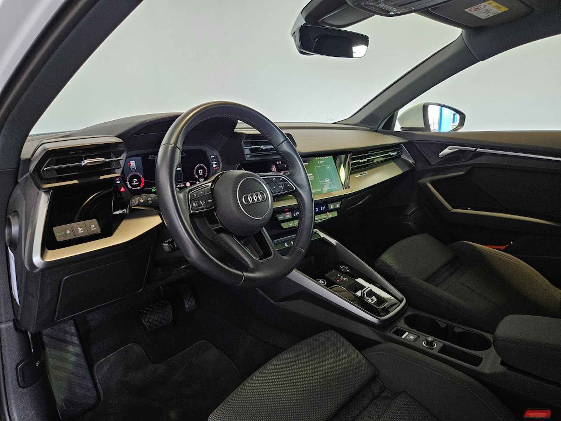 AUDI A3 Sportback 35 TFSI Business Edition / Navi / Full LED / NL Auto - 18/55