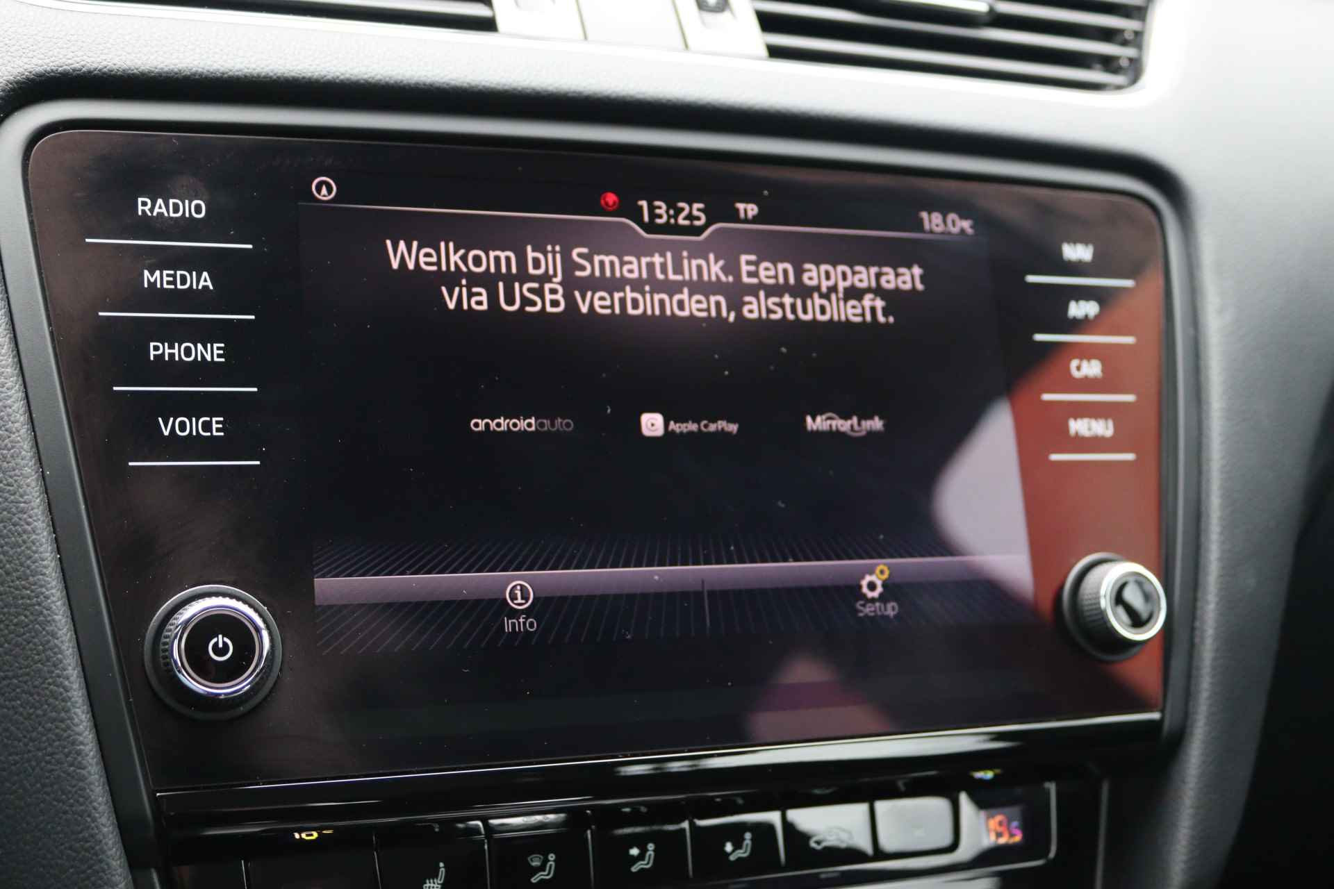 Škoda Octavia Combi 1.4 TSI 150 pk DSG Greentech Ambition Business | Navigatie | Climatronic | Trekhaak | PDC | Stoelverwarming | - 24/39