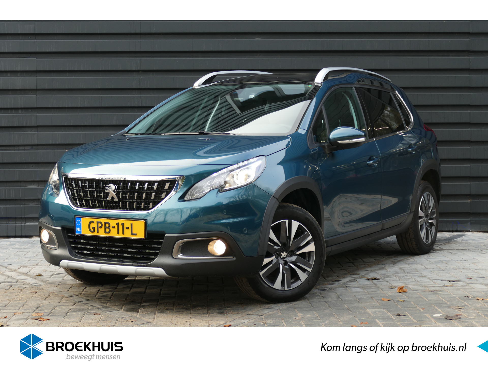 Peugeot 2008 1.2 PURETECH 130PK ALLURE / NAVI / CLIMA / PDC / 16" LMV / CAMERA / PANO.DAK / TREKHAAK / WINTERPAKKET / BLUETOOTH / CRUISECONTR