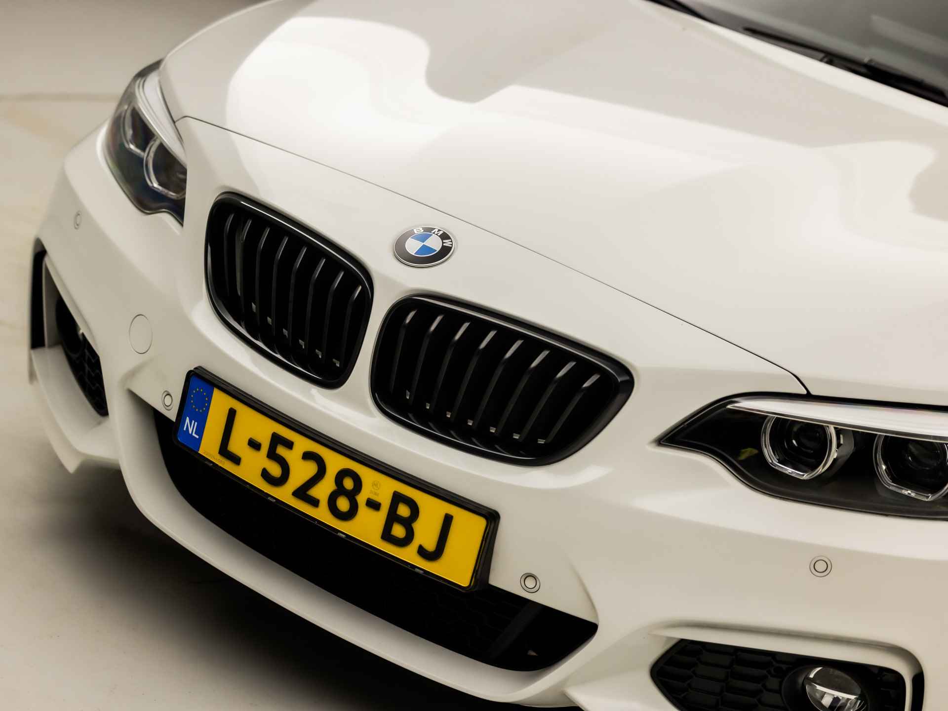 BMW 2 Serie Cabrio 220i M Sport 184Pk Automaat (FACELIFT, NAVIGATIE, M PAKKET, DEALER ONDERHOUDEN, STOELVERWARMING, ALCANTARA SPORTSTOELEN, DIGITAL COCKPIT, SPORT AUTOMAAT, FLIPPERS, NIEUWSTAAT) - 33/37