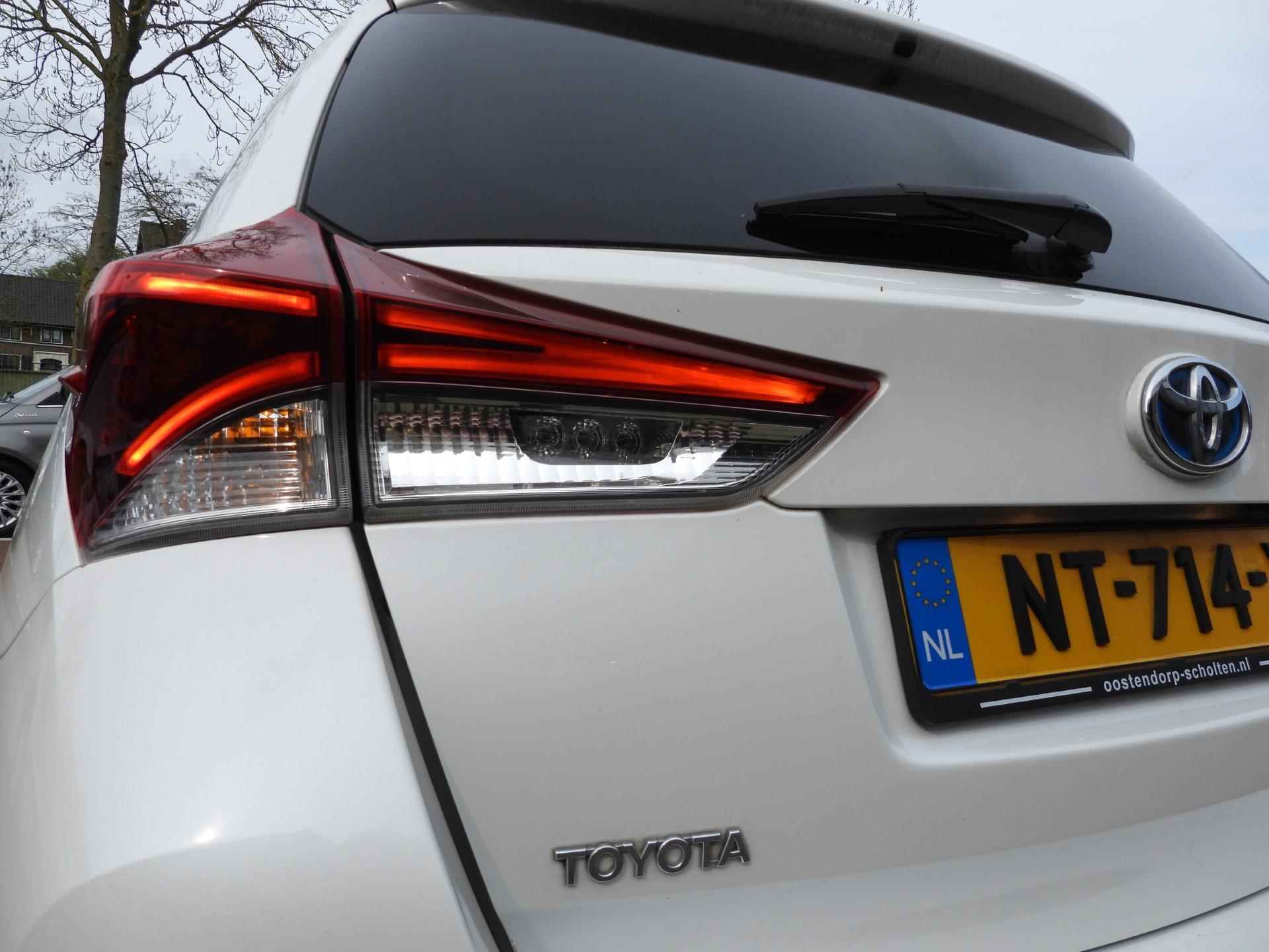 Toyota Auris 1.8 Hybrid Trend NAVI/PANODAK/CLIMA/16"LMV! - 28/38