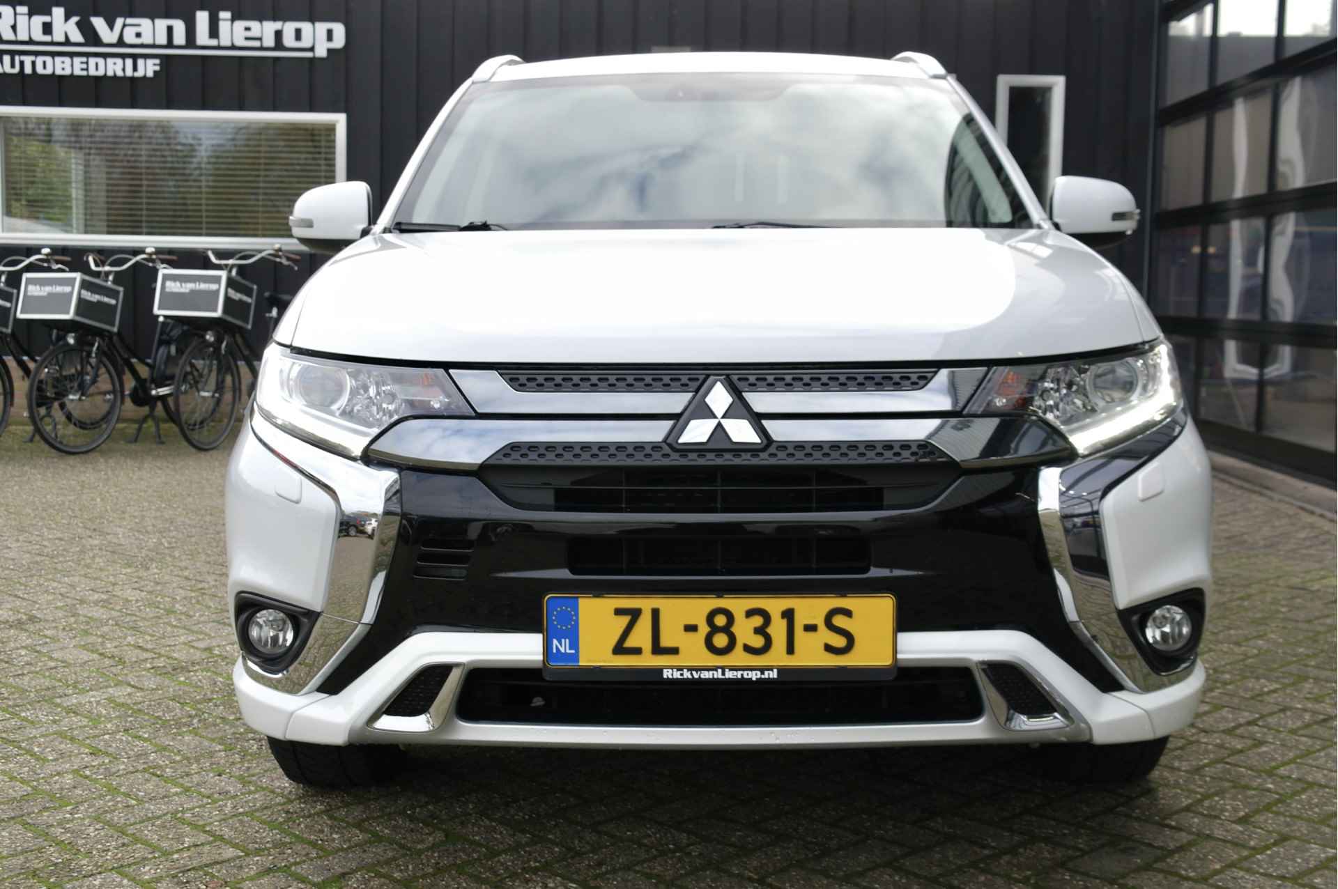 Mitsubishi Outlander 2.4 PHEV Pure | NL-Auto | Cruise | Carplay | Trekhaak | Camera - 26/40