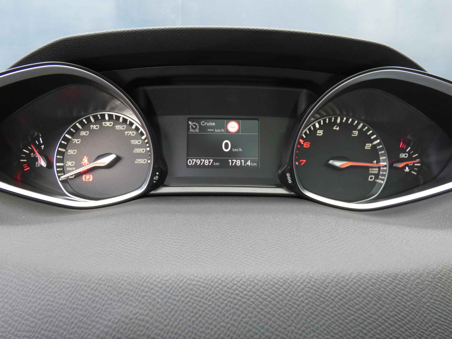 Peugeot 308 1.2 PureTech Blue Lease Executive Panoramadak | Climaatcontrol | Navigatie | - 18/43