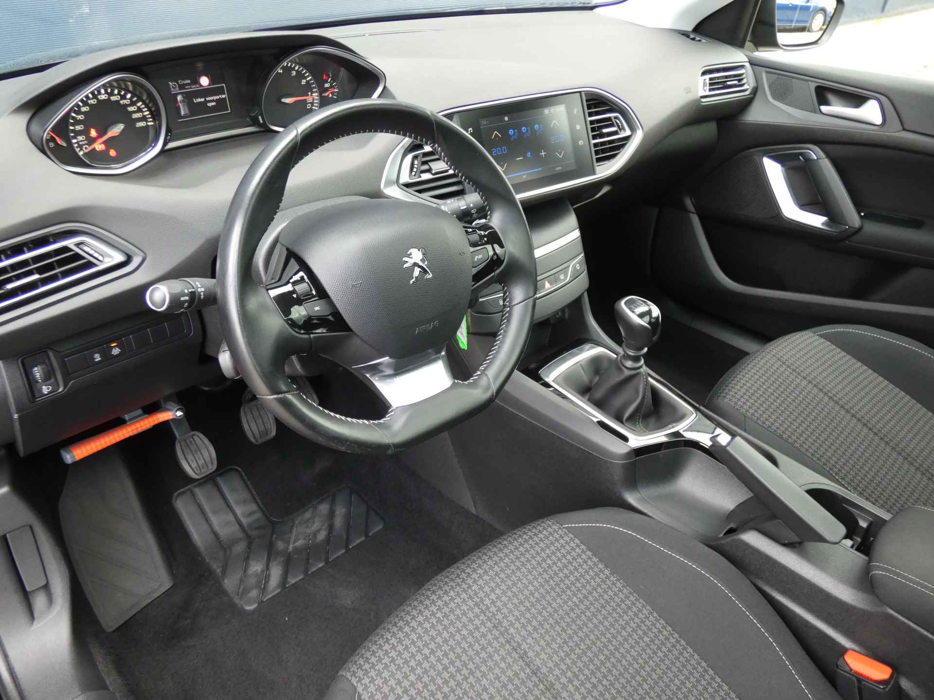 Peugeot 308 1.2 PureTech Blue Lease Executive Panoramadak | Climaatcontrol | Navigatie | - 20/43