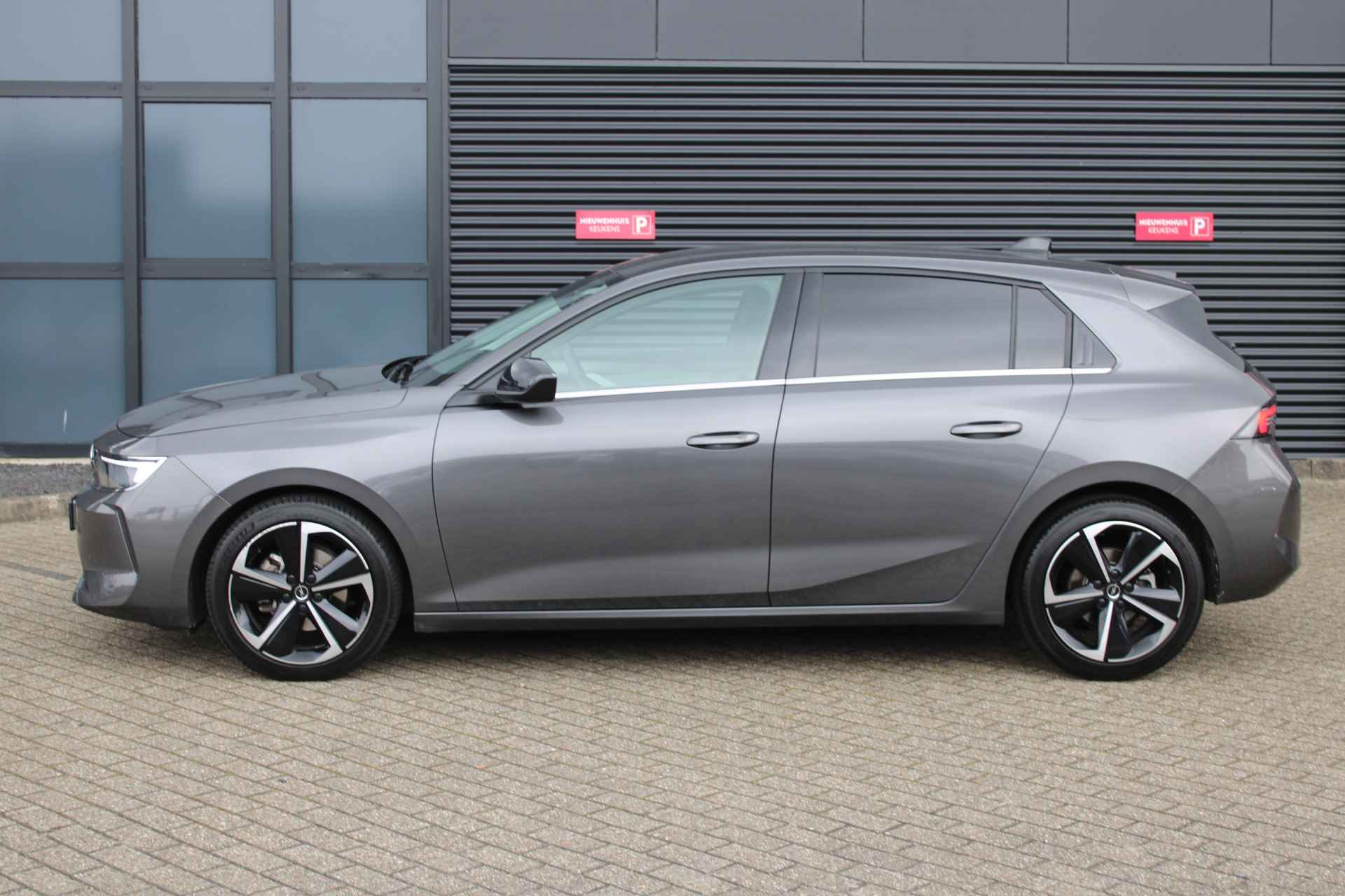 Opel Astra 1.2 T. 110 PK 5drs Elegance / 360 Camera / Parkeer sensoren / Apple & Android carplay / Navigatie / ECC "Vraag een vrijblijvende offerte aan!" - 3/30