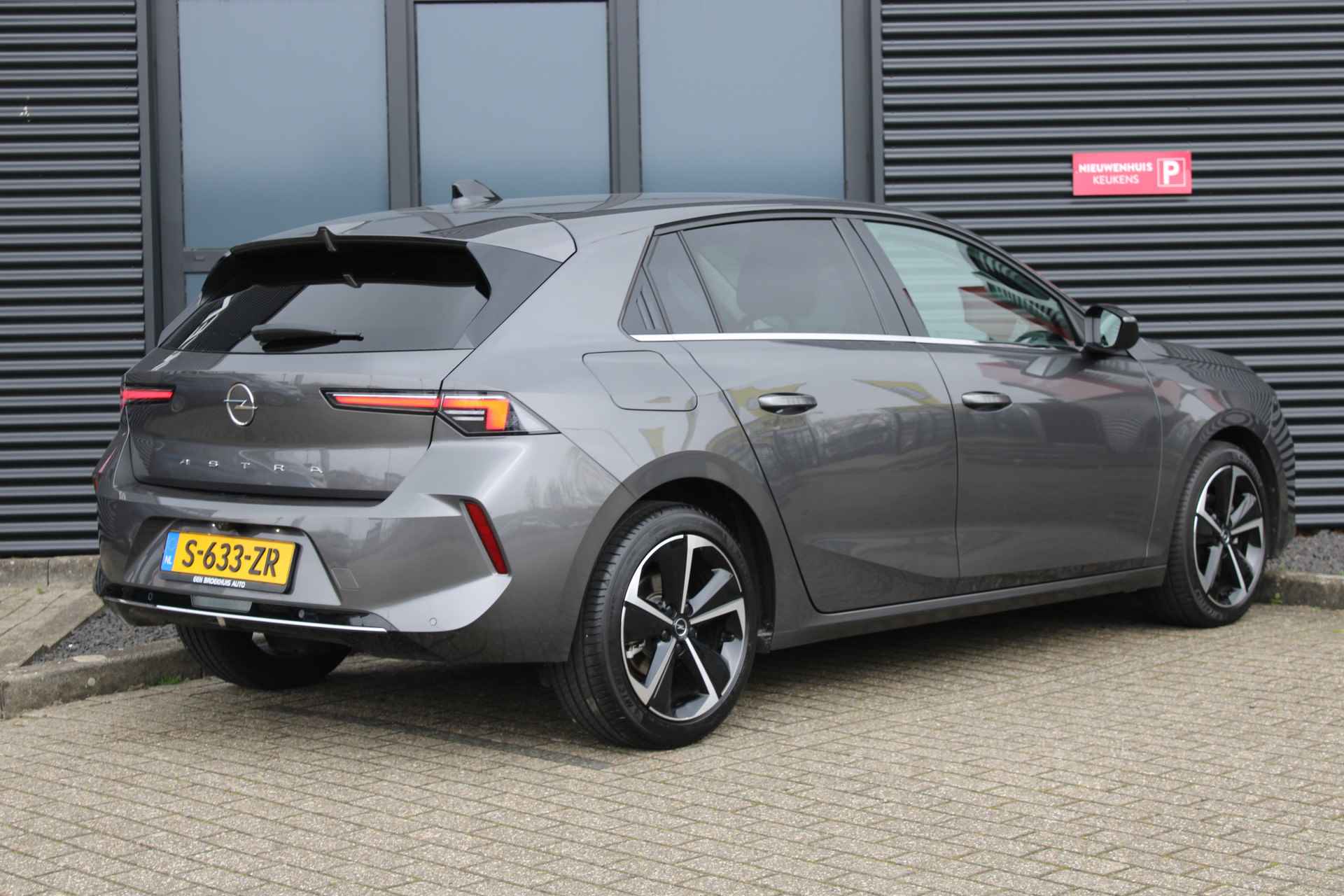 Opel Astra 1.2 T. 110 PK 5drs Elegance / 360 Camera / Parkeer sensoren / Apple & Android carplay / Navigatie / ECC "Vraag een vrijblijvende offerte aan!" - 4/30