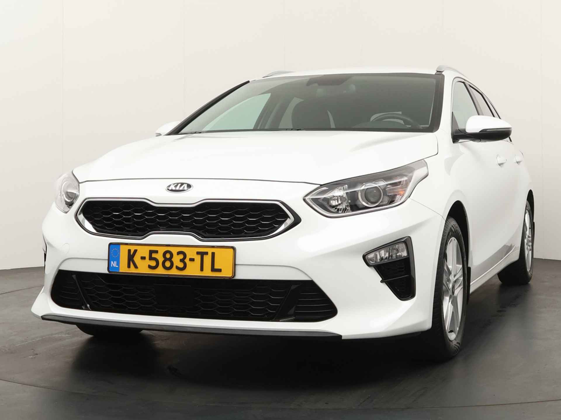 Kia Ceed Sportswagon 1.0 T-GDi DynamicPlusLine - Stoelverwarming - Navigatie - Trekhaak - Apple Carplay/Android Auto - Fabrieksgarantie tot 03-2028 - 3/50