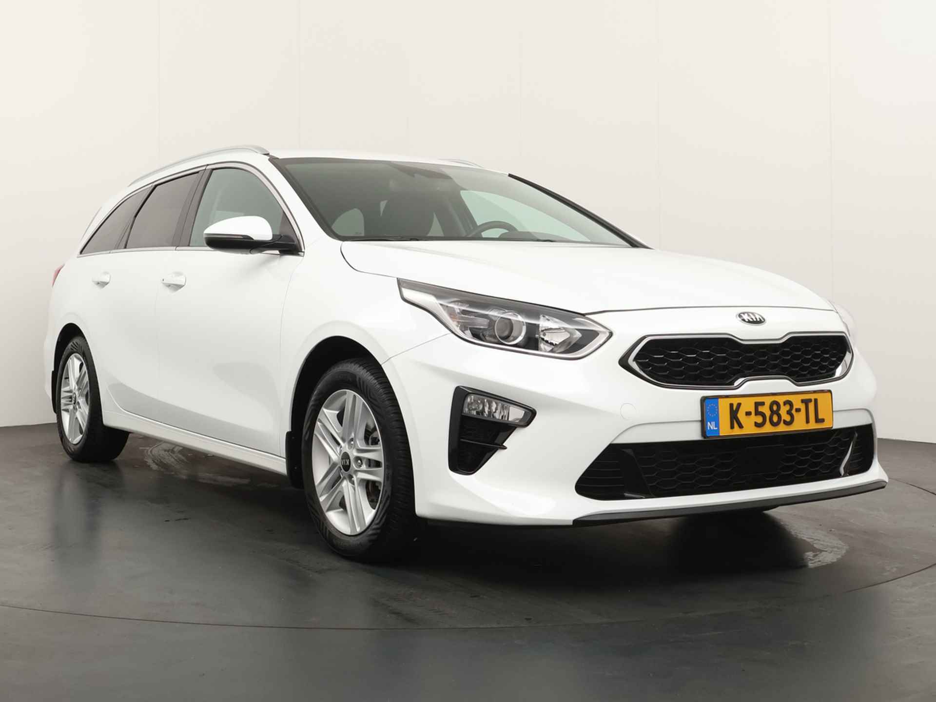 Kia Ceed Sportswagon 1.0 T-GDi DynamicPlusLine - Stoelverwarming - Navigatie - Trekhaak - Apple Carplay/Android Auto - Fabrieksgarantie tot 03-2028 - 12/50