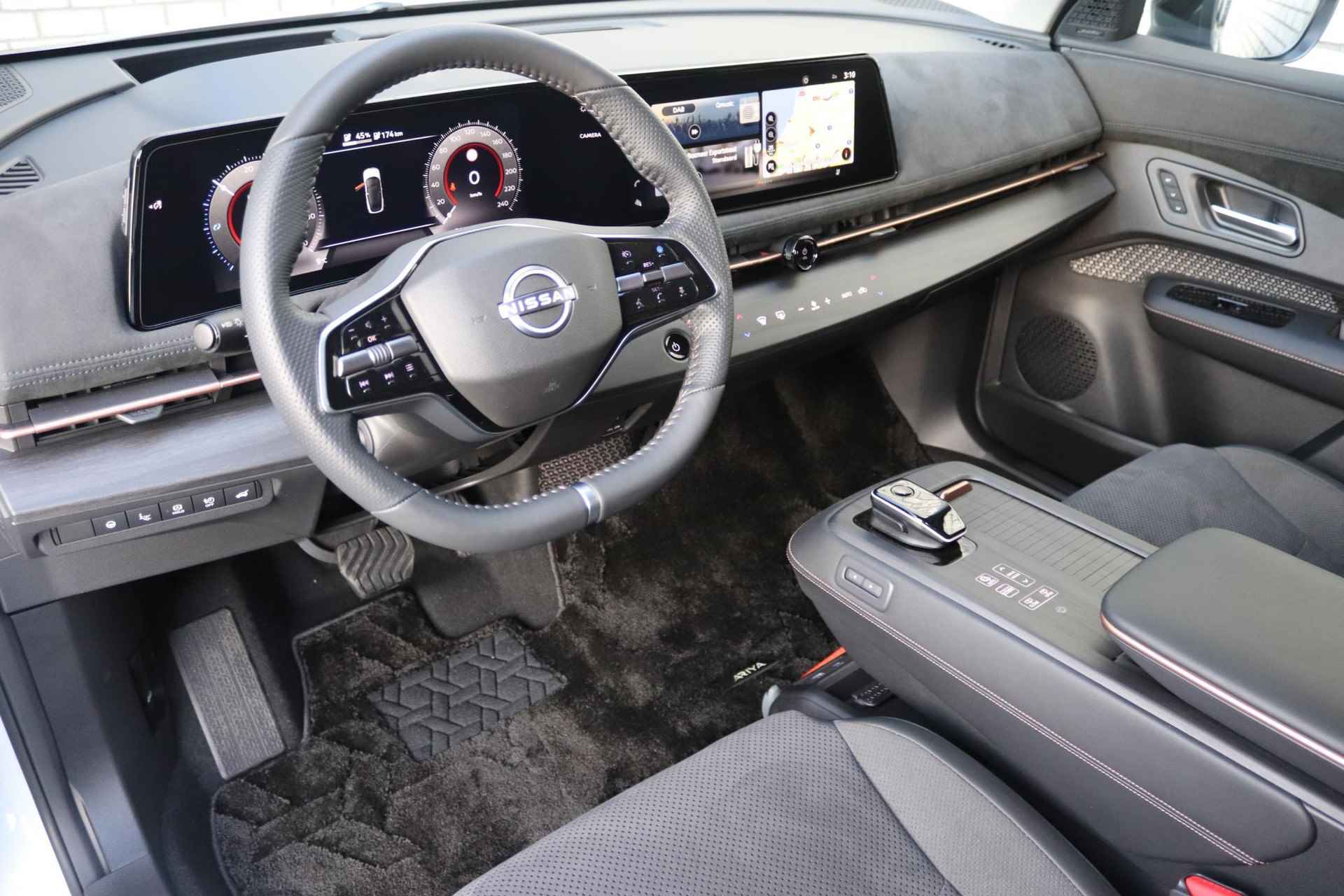 Nissan Ariya 63 kWh Evolve | 22kW Lader | 20" LMV | El. Dak | Navigatie | Rondomzichtcamera | El. Achterklep | - 5/35