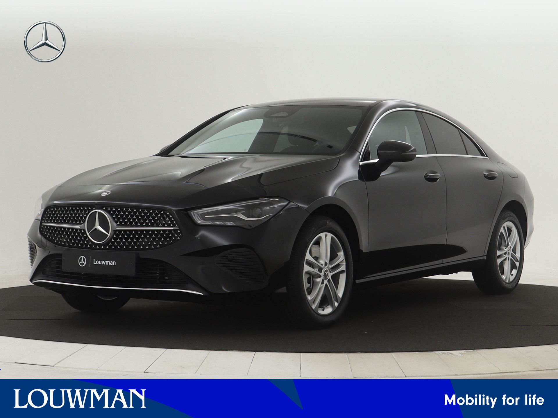 Mercedes-Benz CLA-Klasse 250 e Star Edition | Dodehoekassistent | USB pakket plus | Parkeerpakket met achteruitrijcamera | High-performance led-koplampen | Verwarmde stoelen vooraan | bij viaBOVAG.nl