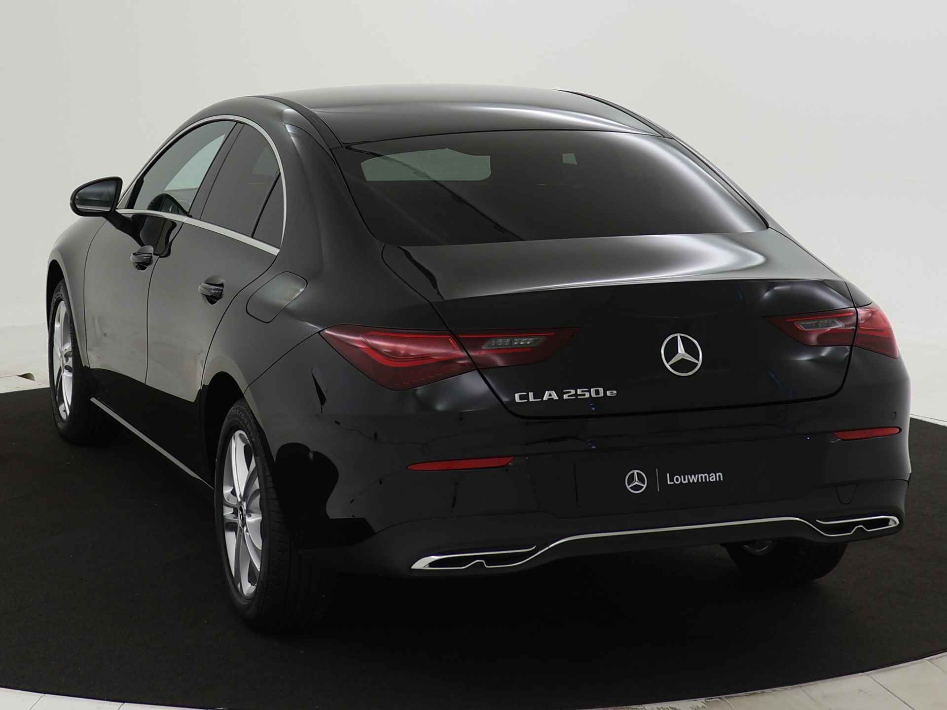 Mercedes-Benz CLA-Klasse 250 e Star Edition | Dodehoekassistent | USB pakket plus | Parkeerpakket met achteruitrijcamera | High-performance led-koplampen | Verwarmde stoelen vooraan | - 14/40