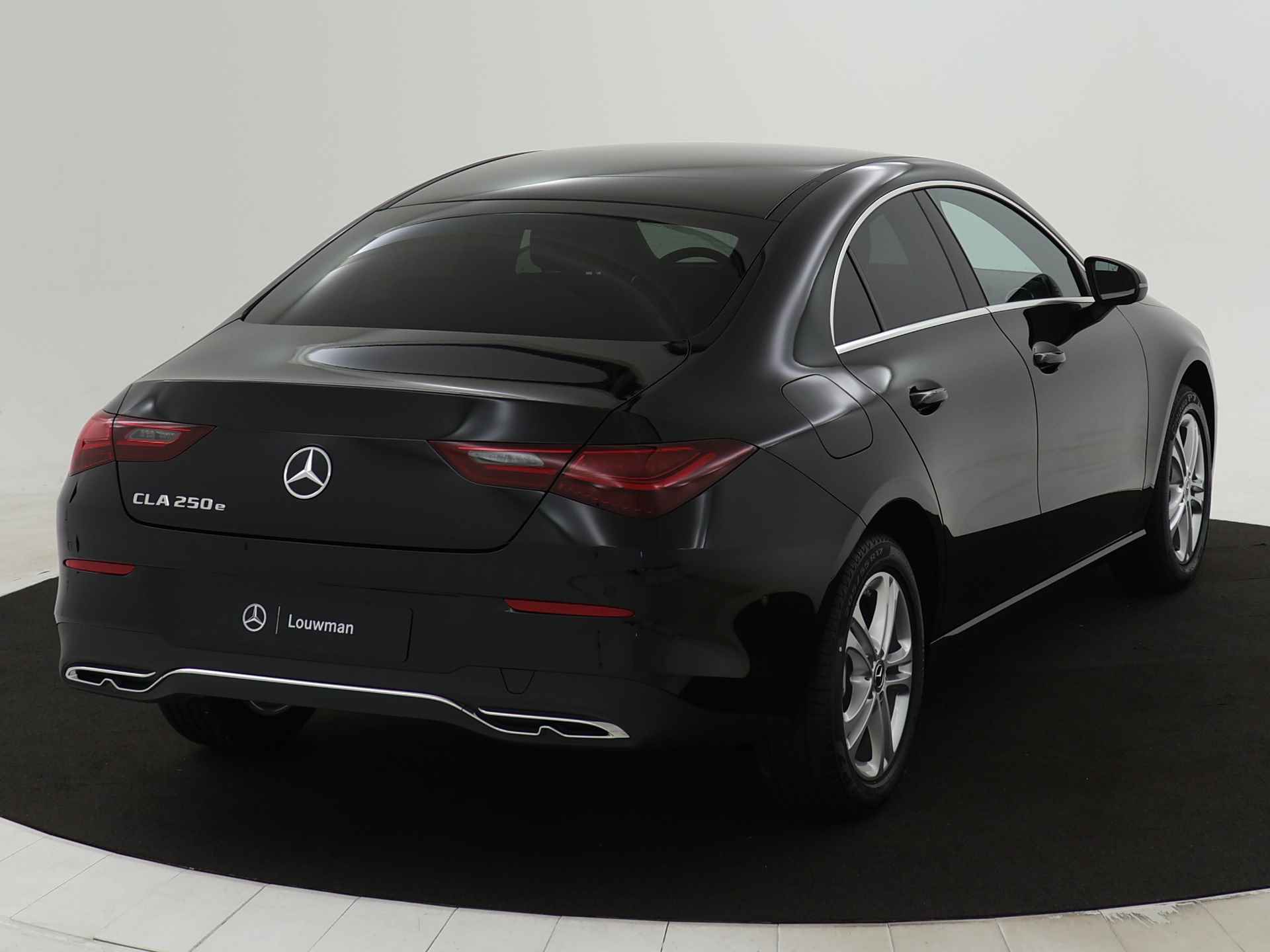 Mercedes-Benz CLA-Klasse 250 e Star Edition | Dodehoekassistent | USB pakket plus | Parkeerpakket met achteruitrijcamera | High-performance led-koplampen | Verwarmde stoelen vooraan | - 15/40