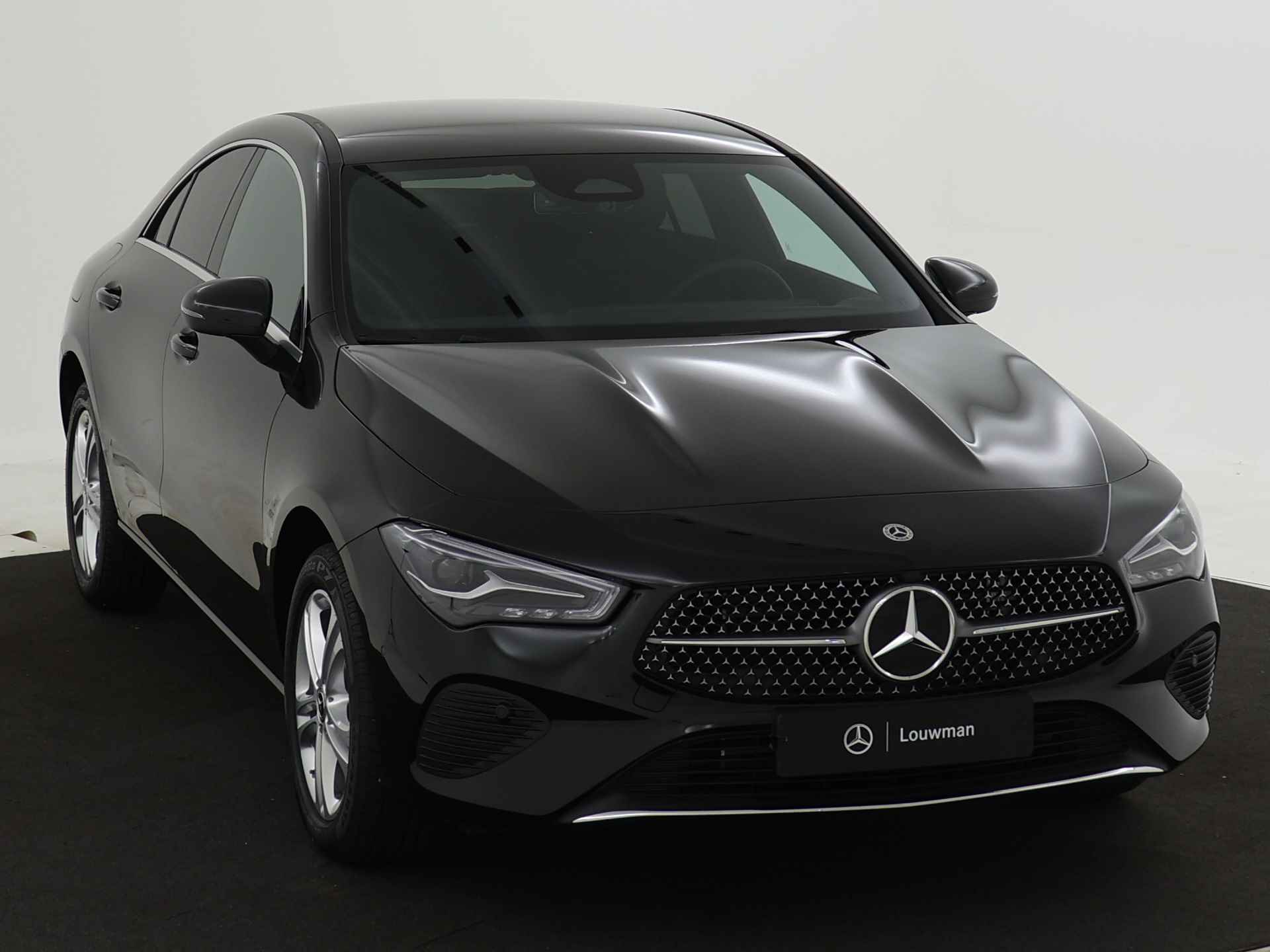 Mercedes-Benz CLA-Klasse 250 e Star Edition | Dodehoekassistent | USB pakket plus | Parkeerpakket met achteruitrijcamera | High-performance led-koplampen | Verwarmde stoelen vooraan | - 24/40