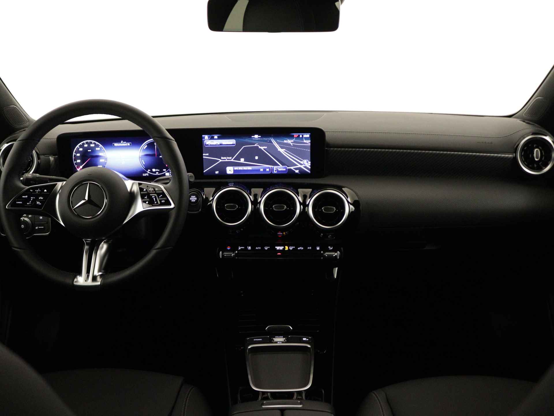 Mercedes-Benz CLA-Klasse 250 e Star Edition | Dodehoekassistent | USB pakket plus | Parkeerpakket met achteruitrijcamera | High-performance led-koplampen | Verwarmde stoelen vooraan | - 26/40