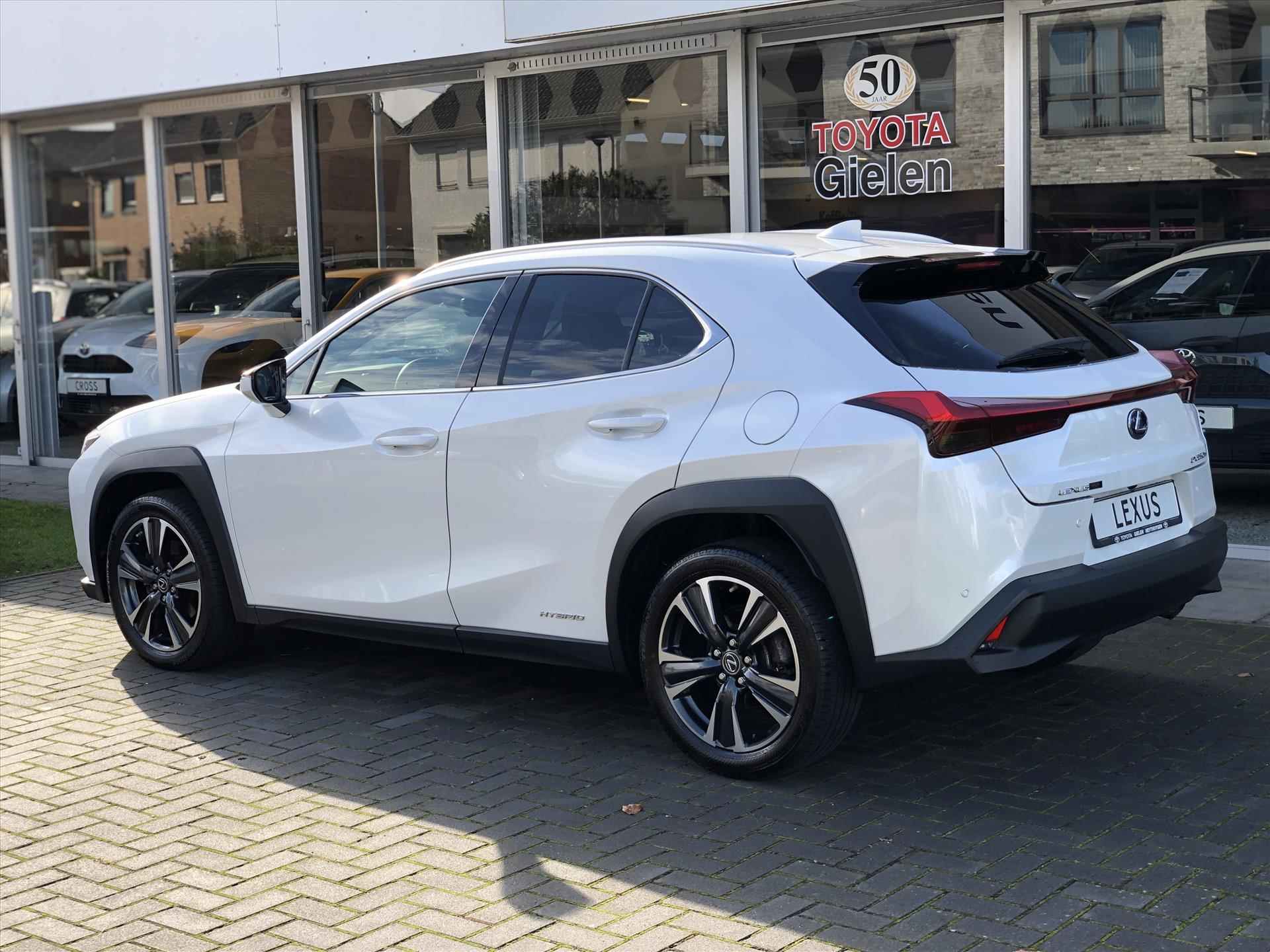 Lexus Ux 250h 184pk Preference Line | Dodehoekherkenning, Parkeersensoren, Keyless, 18 inch, CarPlay, Stoel + Stuurverwarming - 5/38