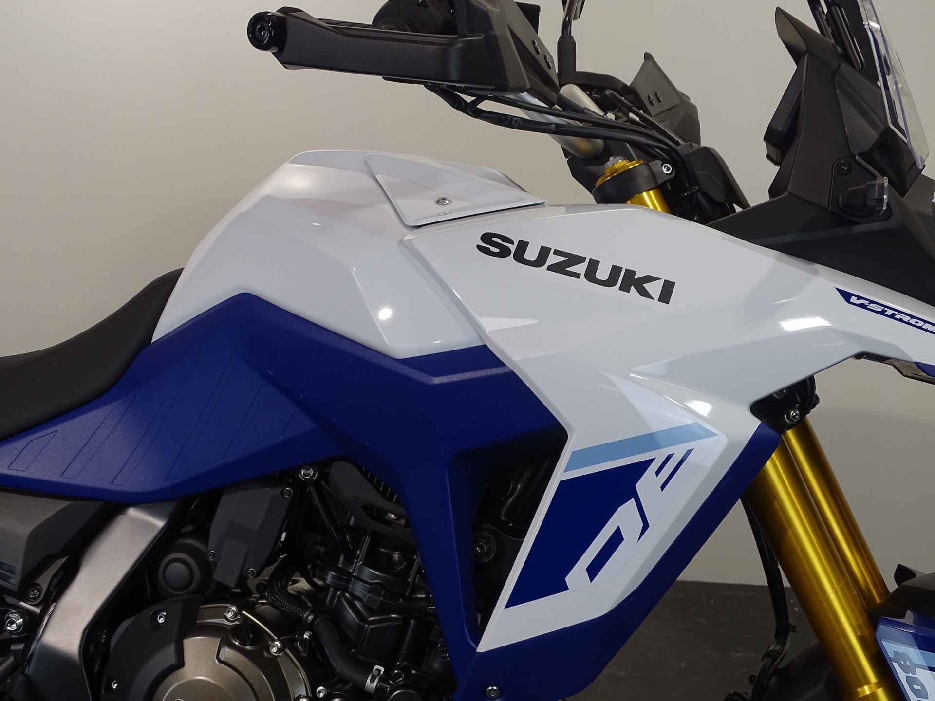 Suzuki DL 800 DE V-STROM 35 KW - 5/13