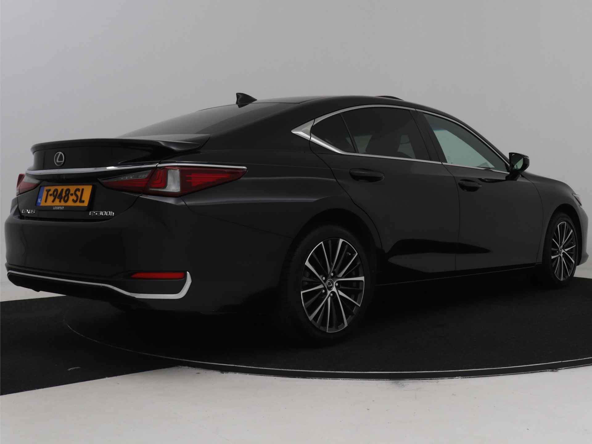 Lexus ES 300h Business Line | Schuifdak | Premium Navigatie | Safety System+ | Leer | Stoelverwarming | - 3/53