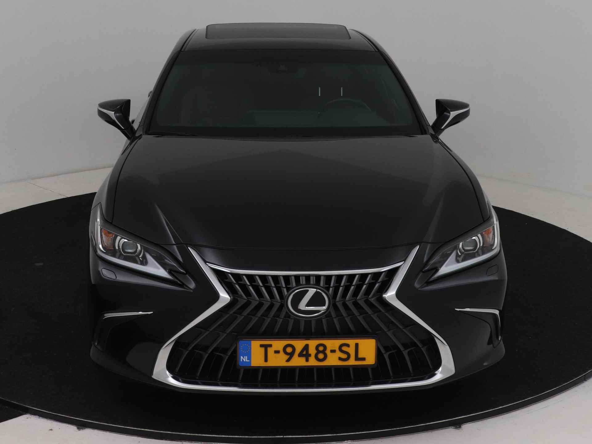 Lexus ES 300h Business Line | Schuifdak | Premium Navigatie | Safety System+ | Leer | Stoelverwarming | - 28/53