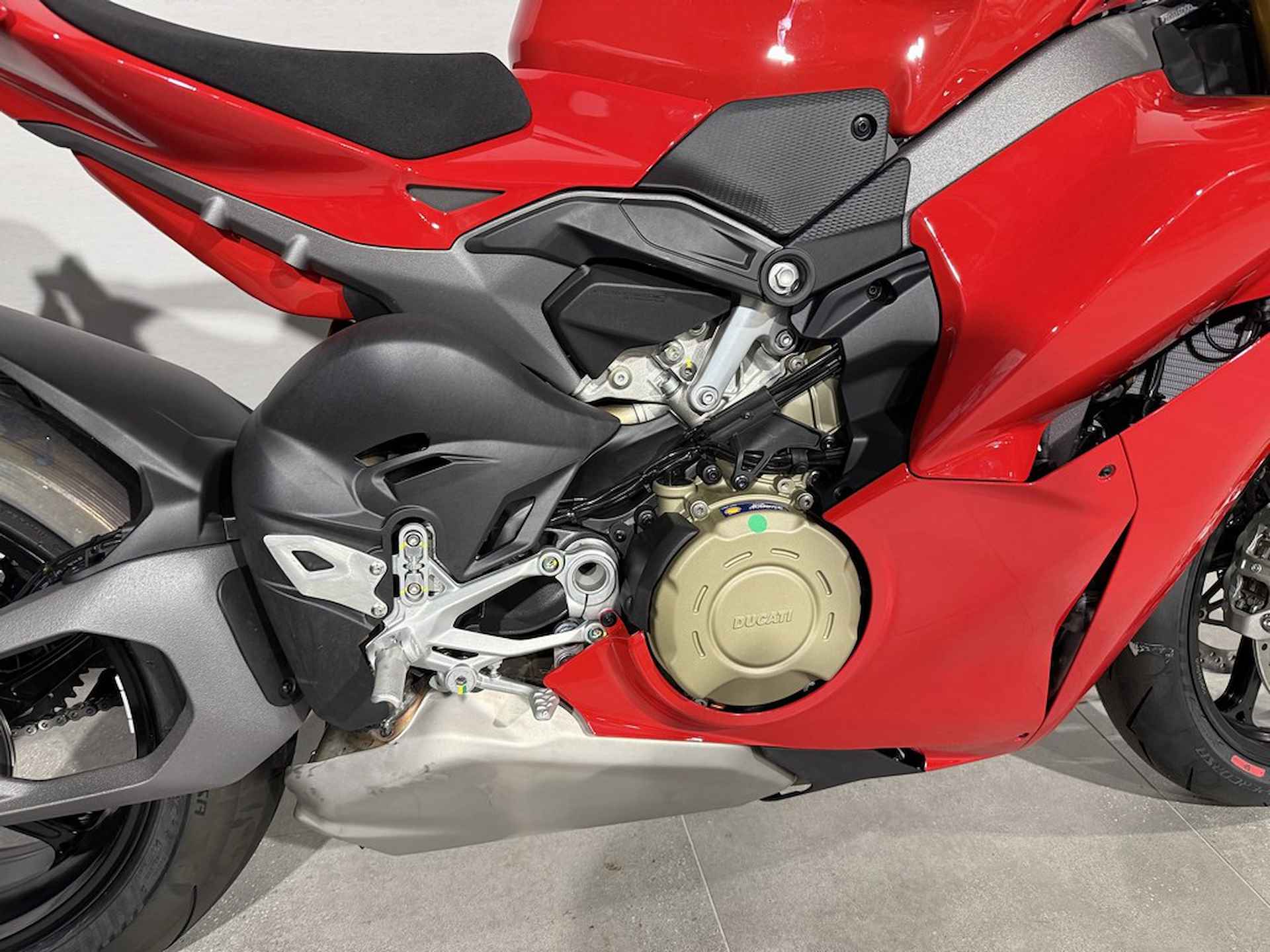 Ducati PANIGALE V4 S - 6/10