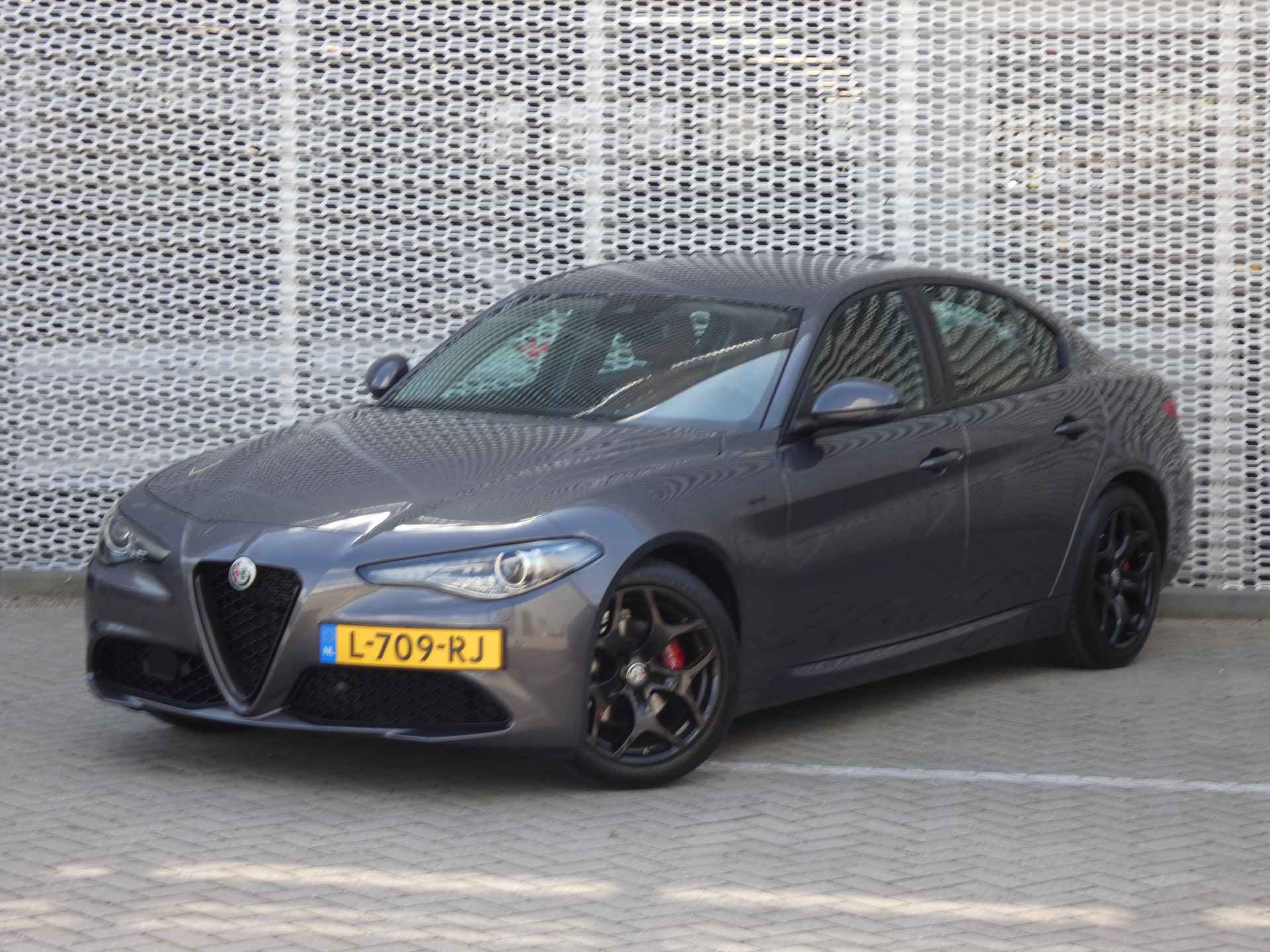 Alfa Romeo Giulia 2.0T 200PK Sprint |1e Eigenaar/Dealer onderhouden | Camera | Navigatie | Leder | Adaptive Cruise - 16/35