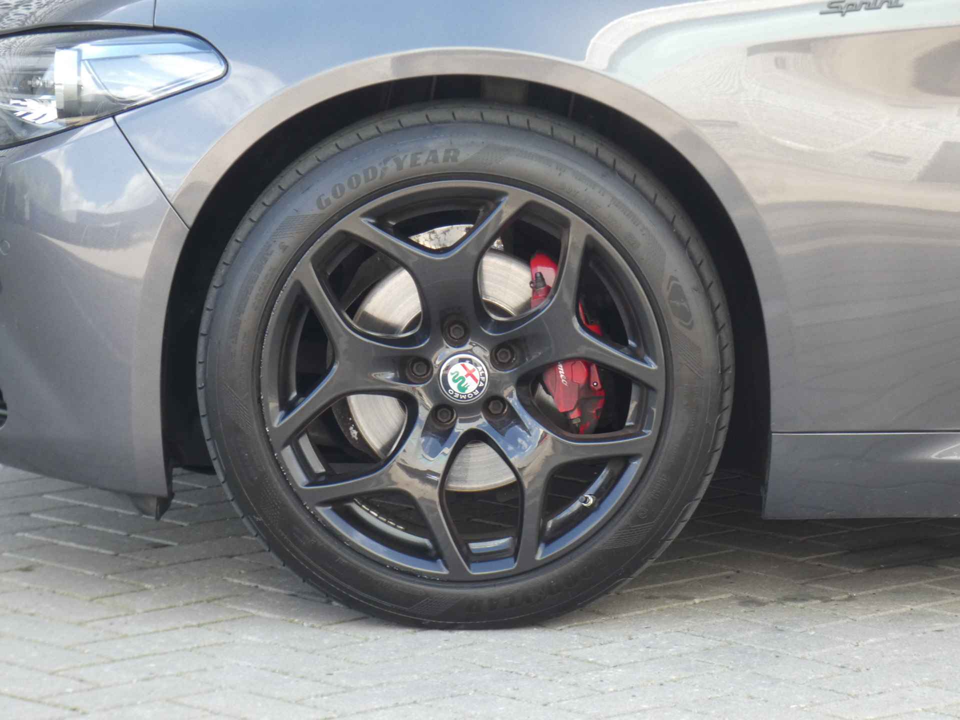 Alfa Romeo Giulia 2.0T 200PK Sprint |1e Eigenaar/Dealer onderhouden | Camera | Navigatie | Leder | Adaptive Cruise - 28/35