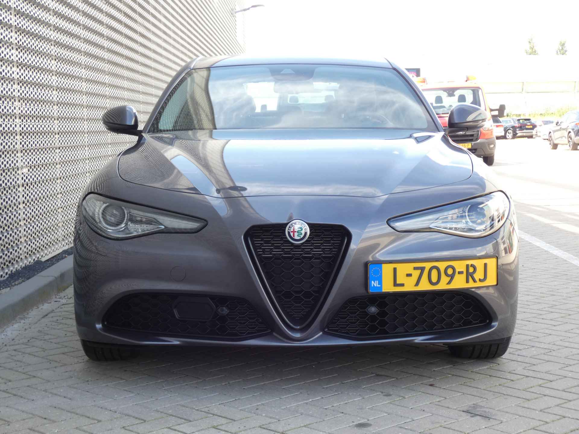 Alfa Romeo Giulia 2.0T 200PK Sprint |1e Eigenaar/Dealer onderhouden | Camera | Navigatie | Leder | Adaptive Cruise - 32/35