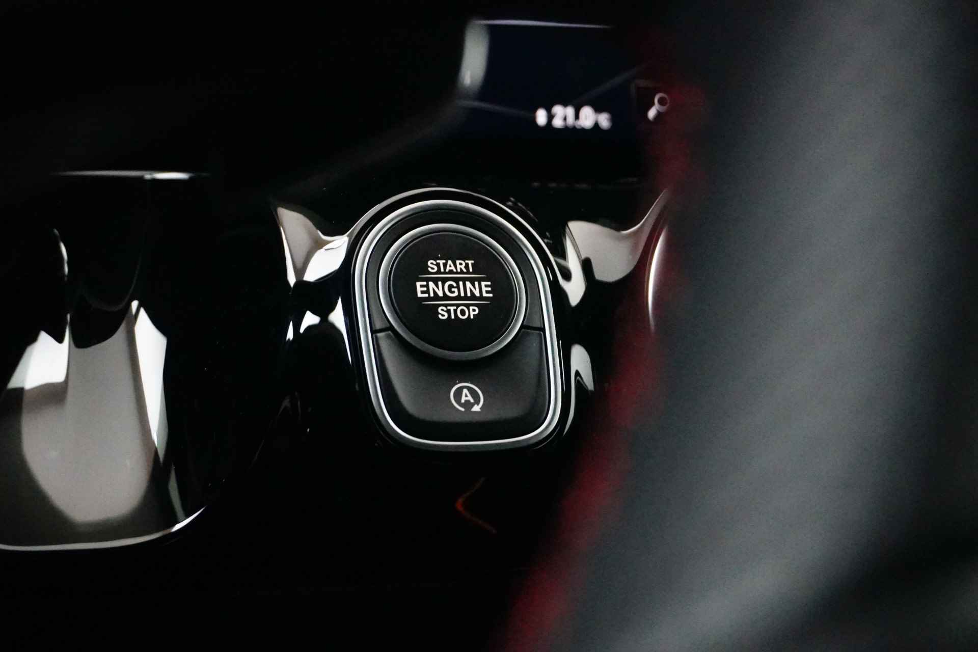Mercedes-Benz GLA 200 AMG Line | Navigatie | Comfortstoelen | Elektr. Achterklep | Stoelverwarming | Sfeerverlichting | Achteruitrijcamera | !! - 19/27