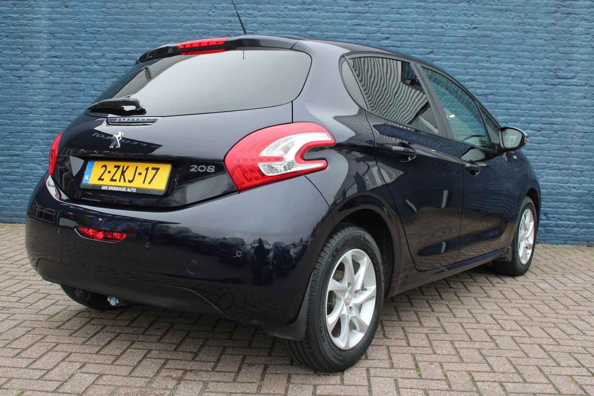 Peugeot 208 5drs 1.2 PureTech Style Pack | Navigatie | Climate control | Lichtmetaal | 1e Eigenaar | - 3/29