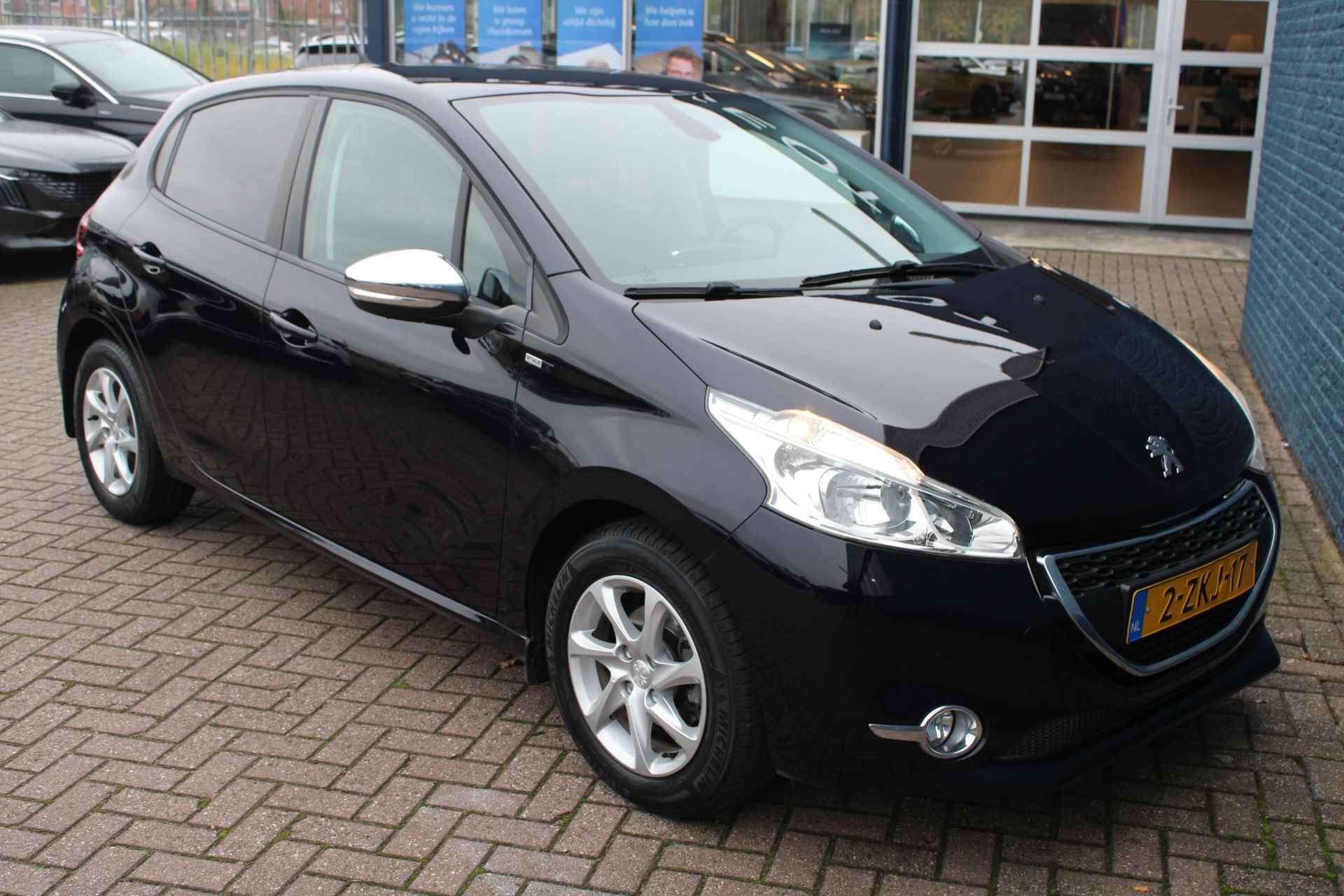 Peugeot 208 5drs 1.2 PureTech Style Pack | Navigatie | Climate control | Lichtmetaal | 1e Eigenaar | - 8/29