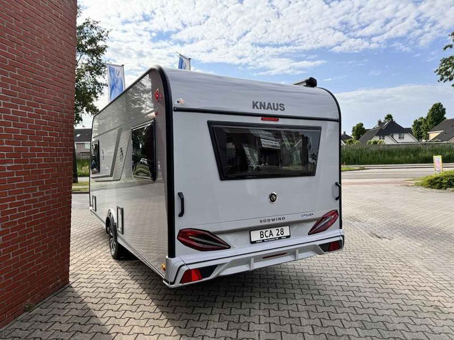 Knaus Sudwind 60 Years 460 EU Red Edition - 4/15