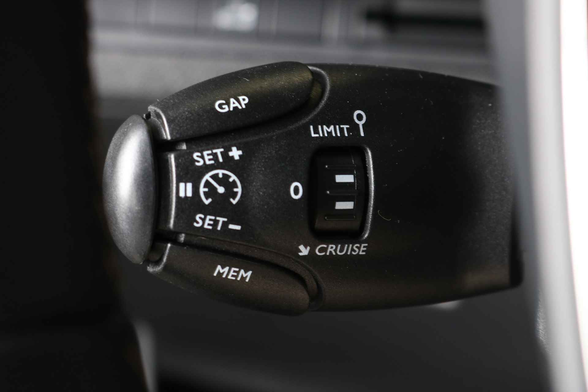 Peugeot 5008 1.2 PureTech 130 pk GT-Line Automaat EAT-8 | Navi | Camera | Panodak | Electr. a-klep | Adapt. cruise | Pdc v+a | Keyless | Lmv19"| - 31/59