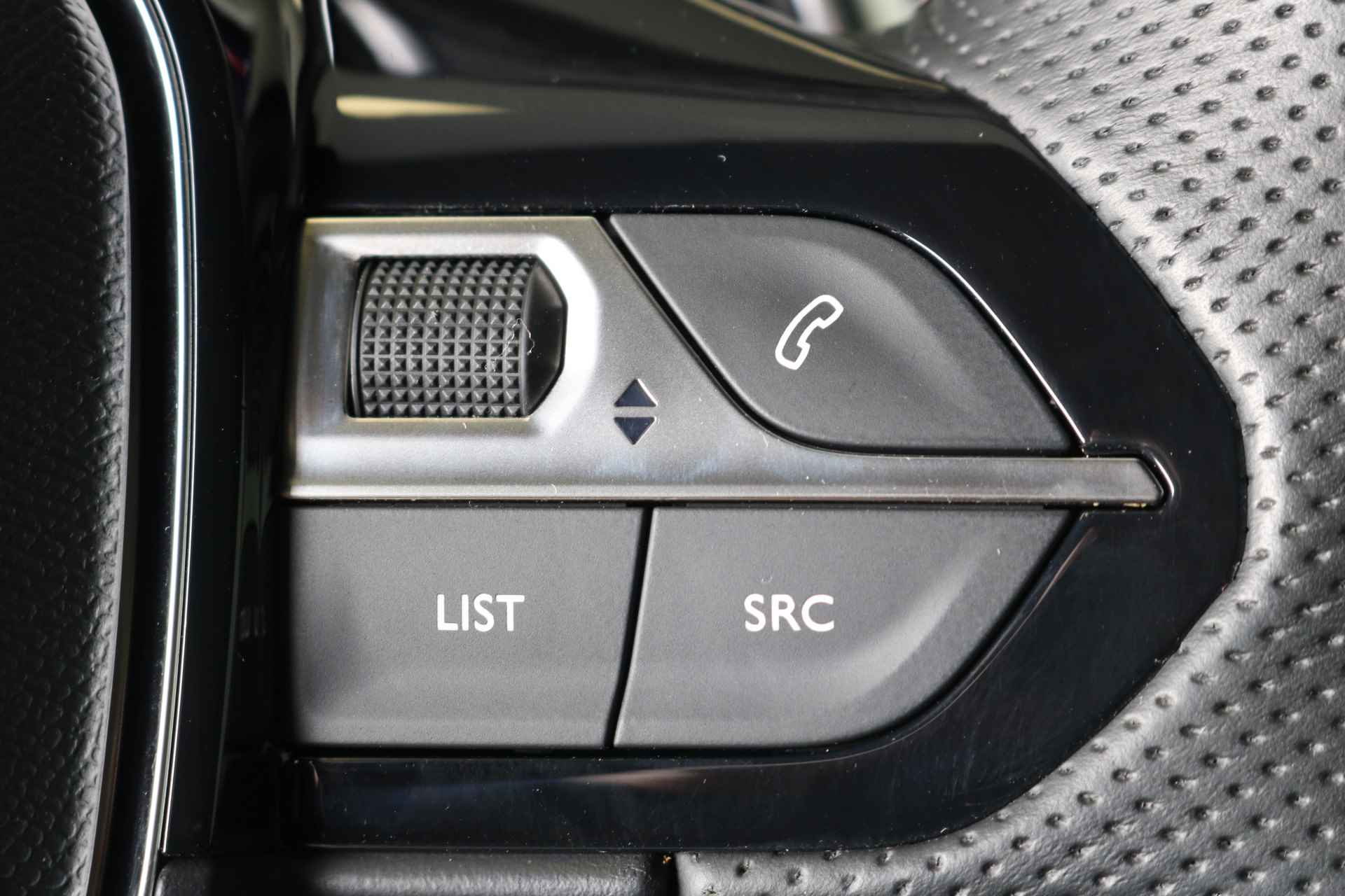 Peugeot 5008 1.2 PureTech 130 pk GT-Line Automaat EAT-8 | Navi | Camera | Panodak | Electr. a-klep | Adapt. cruise | Pdc v+a | Keyless | Lmv19"| - 34/59